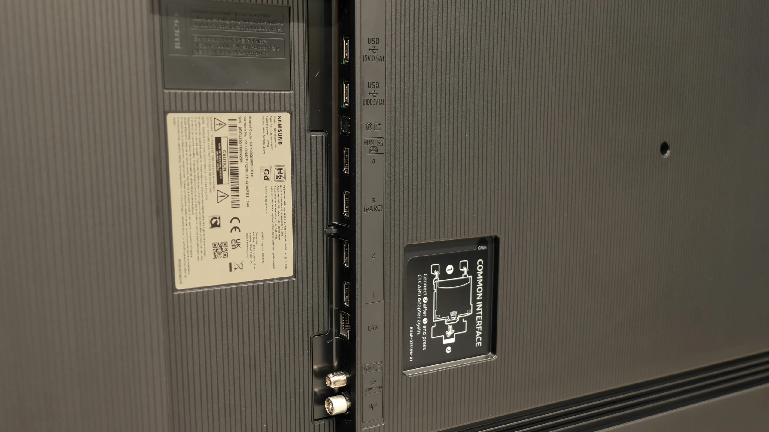 Review Samsung QN80F 100"  TV features