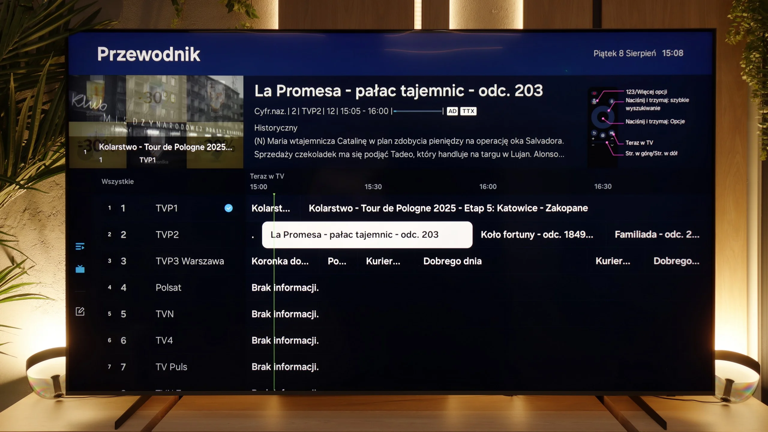 Review Samsung QN80F 100"  TV features