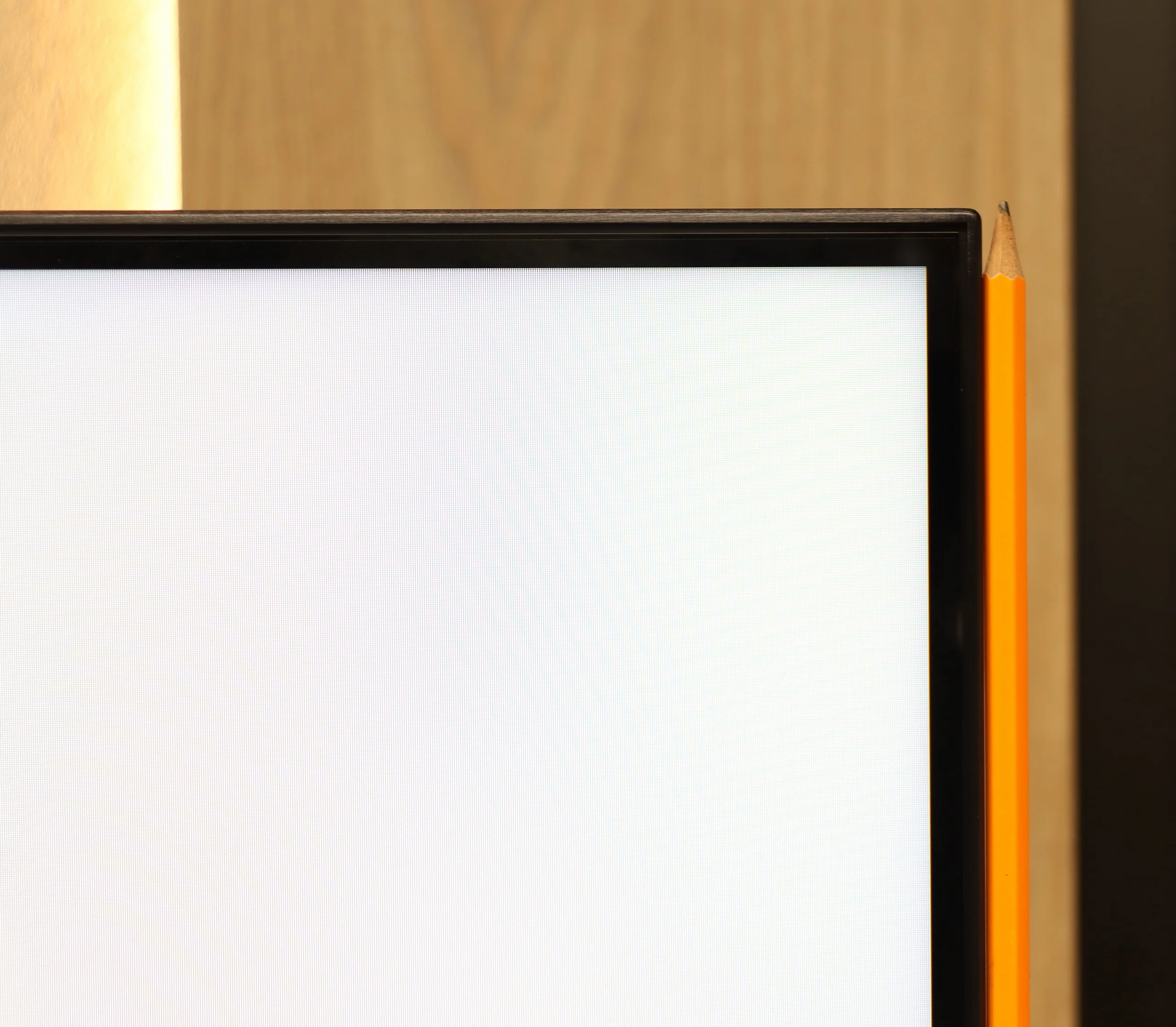 Review Hisense U8Q Appearance of the TV