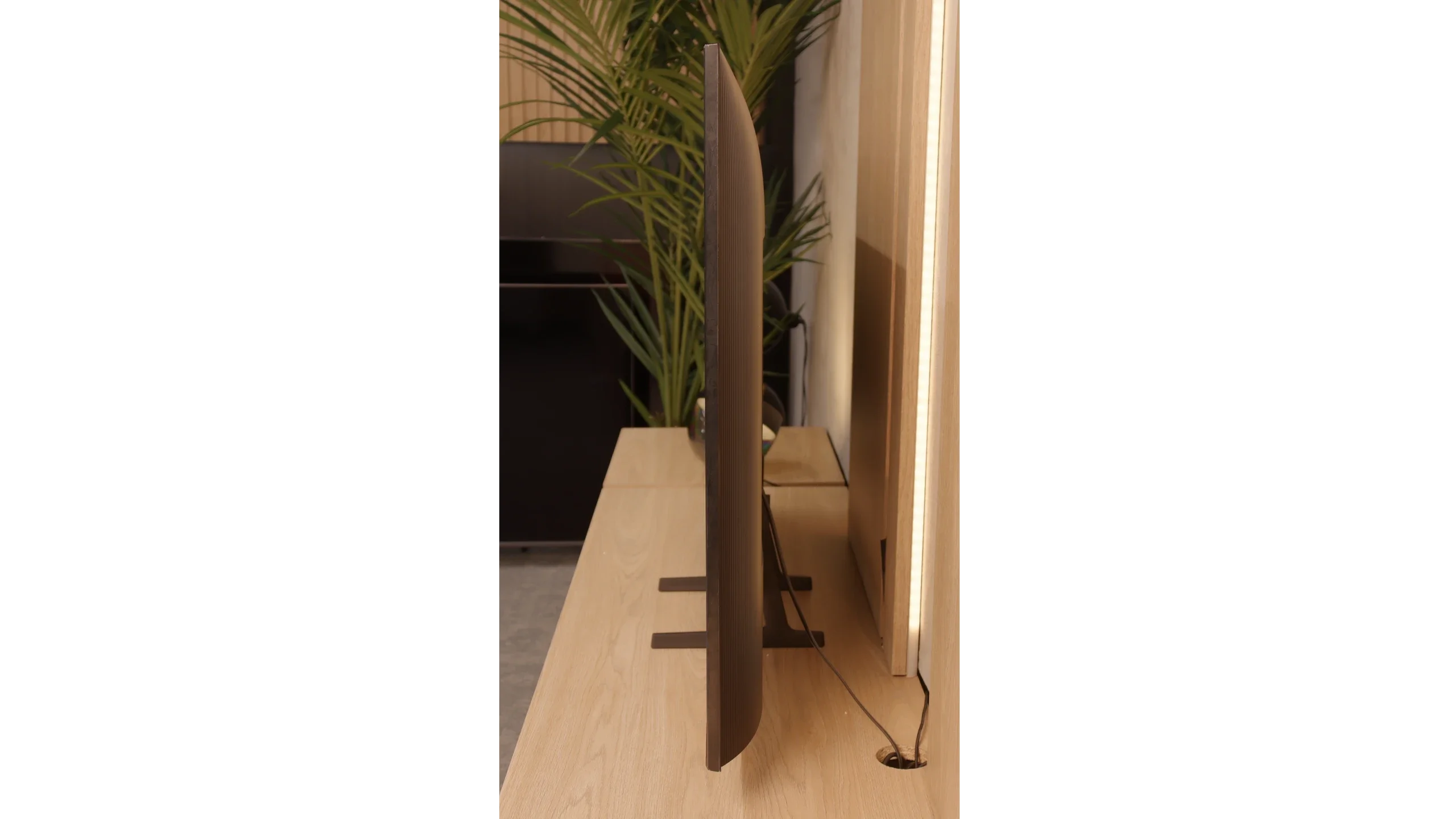 Test Samsung Q7F Wygląd telewizora