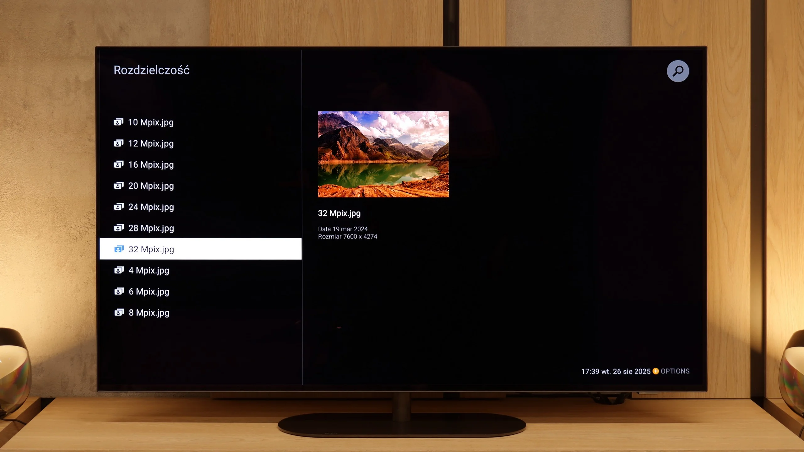 Review Philips OLED820 Appearance of the TV