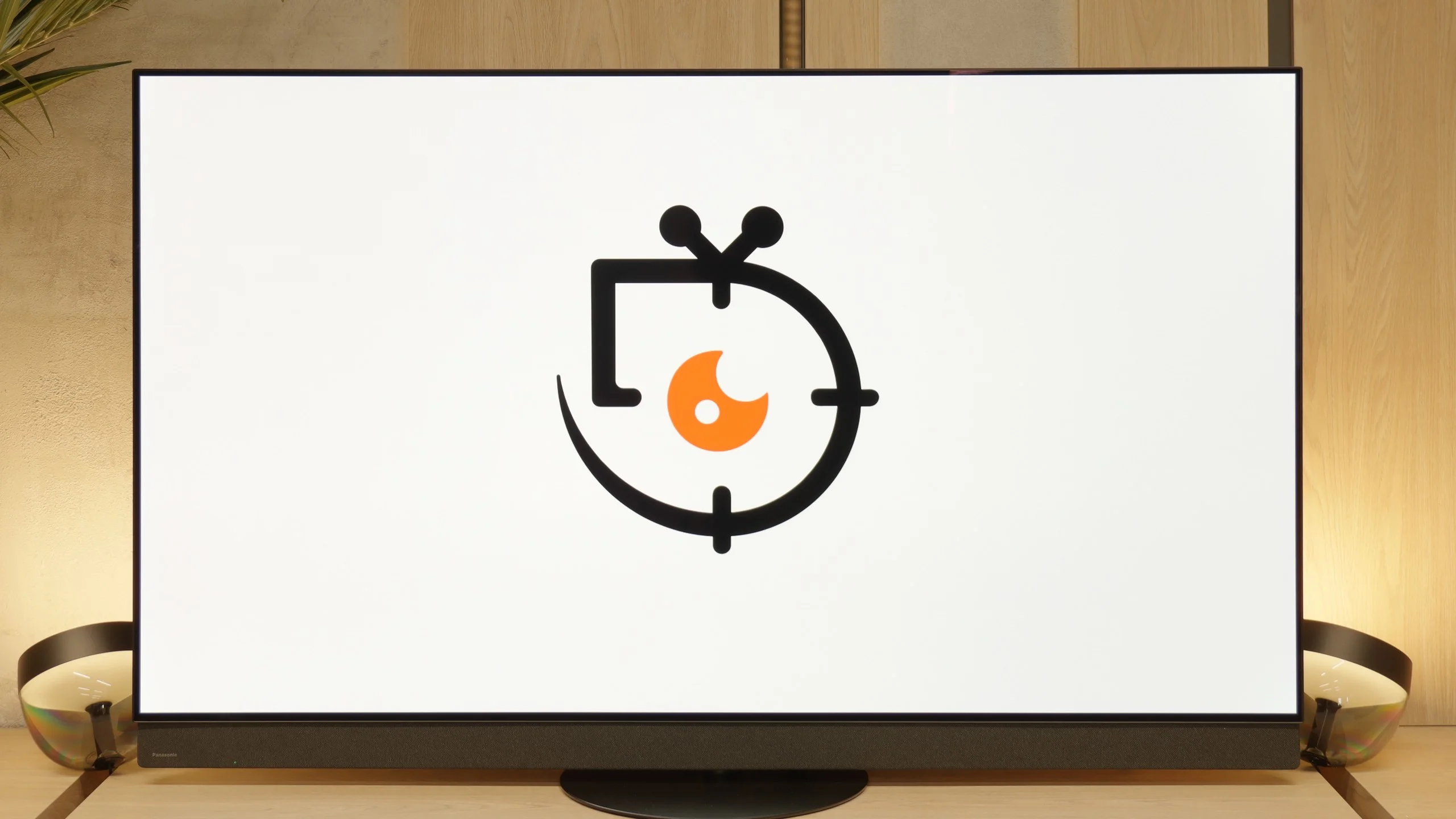 Review Panasonic Z95B Appearance of the TV