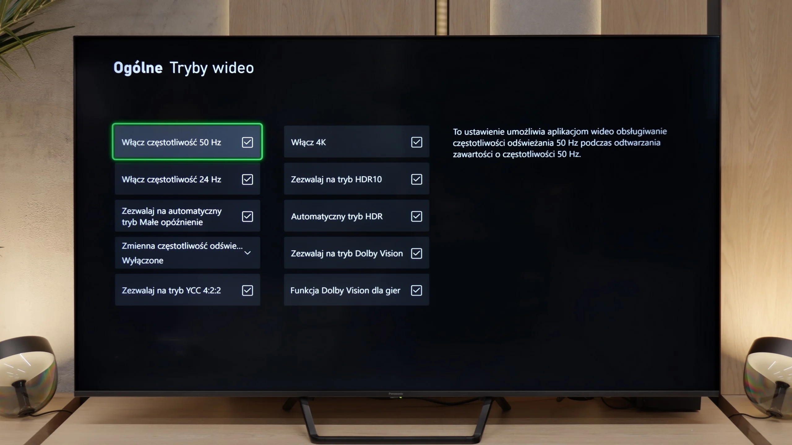 Review Panasonic W95B Console compatibility and gaming features