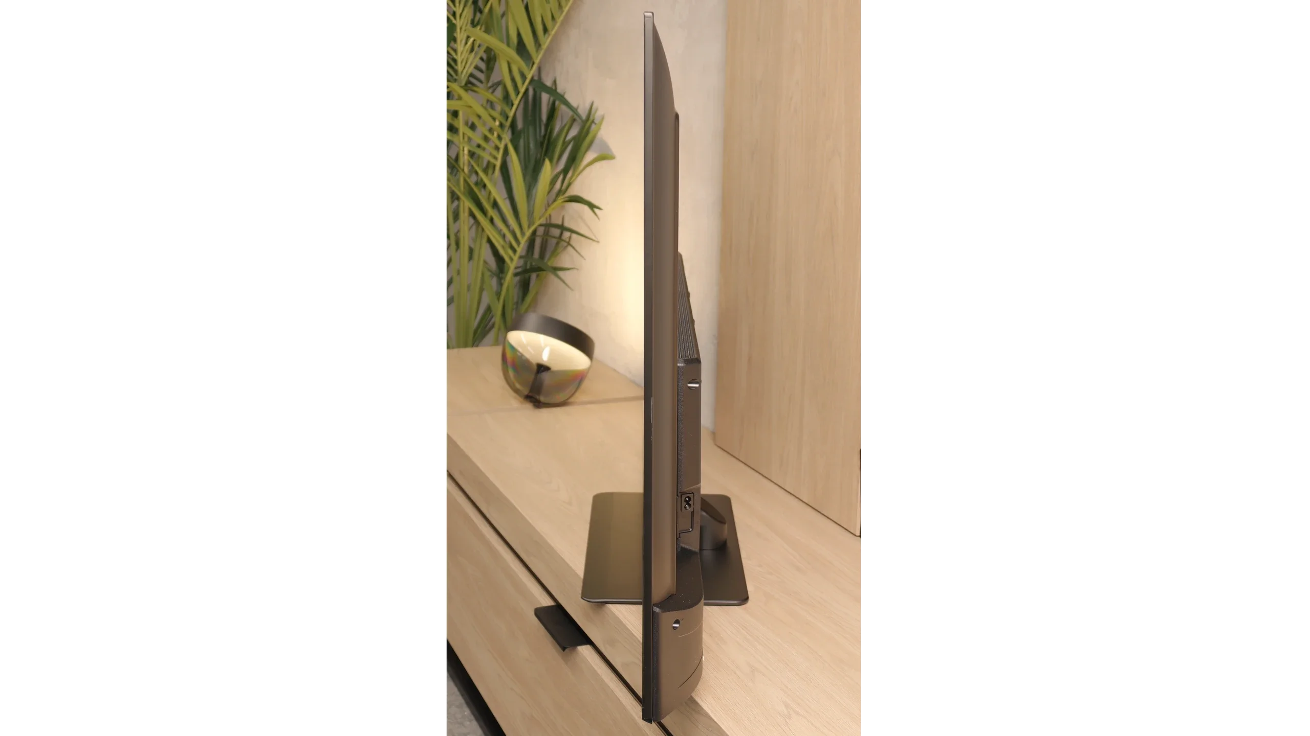 Test Panasonic W85B Wygląd telewizora