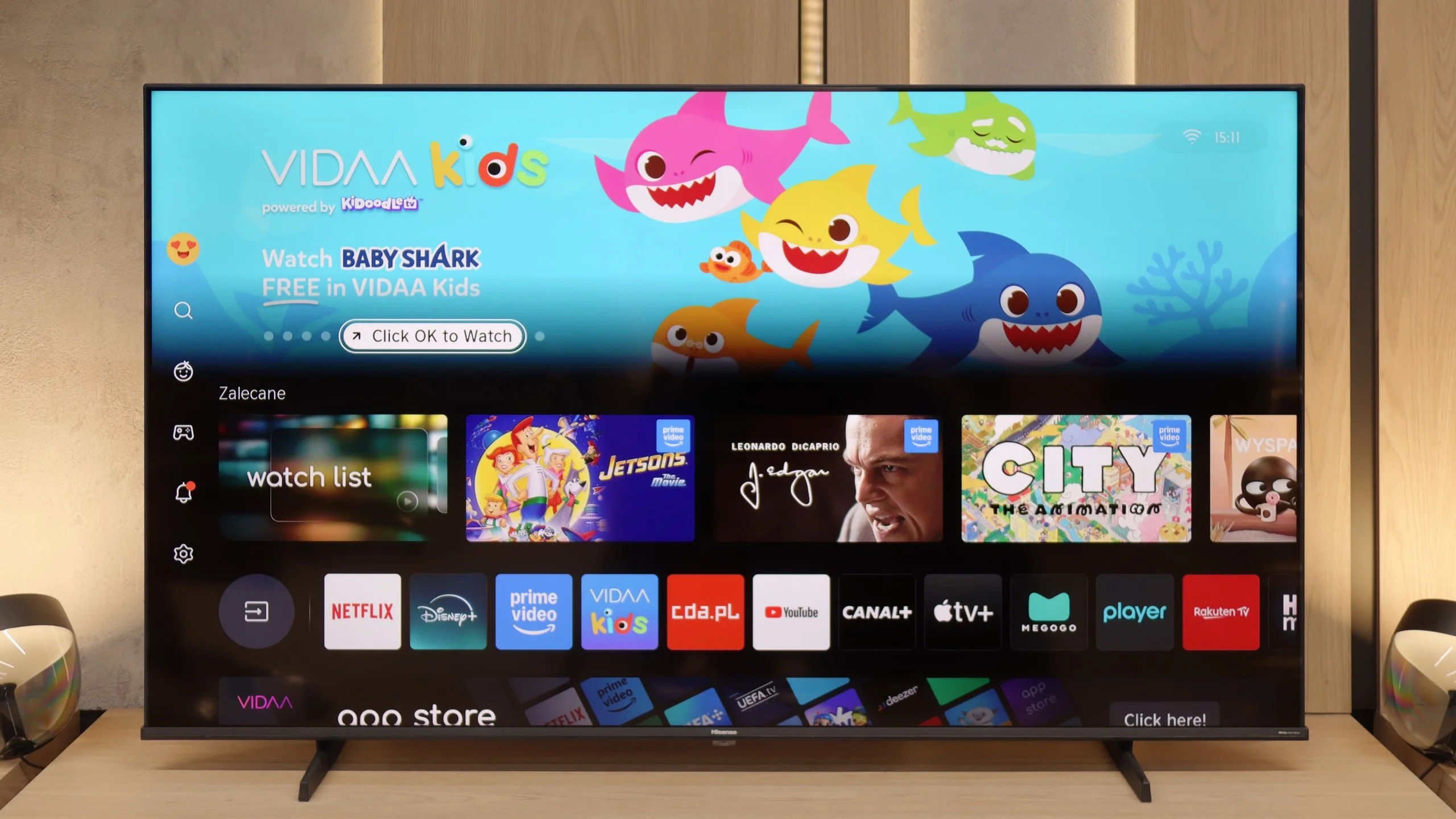 Review Hisense E7Q / E79Q Appearance of the TV