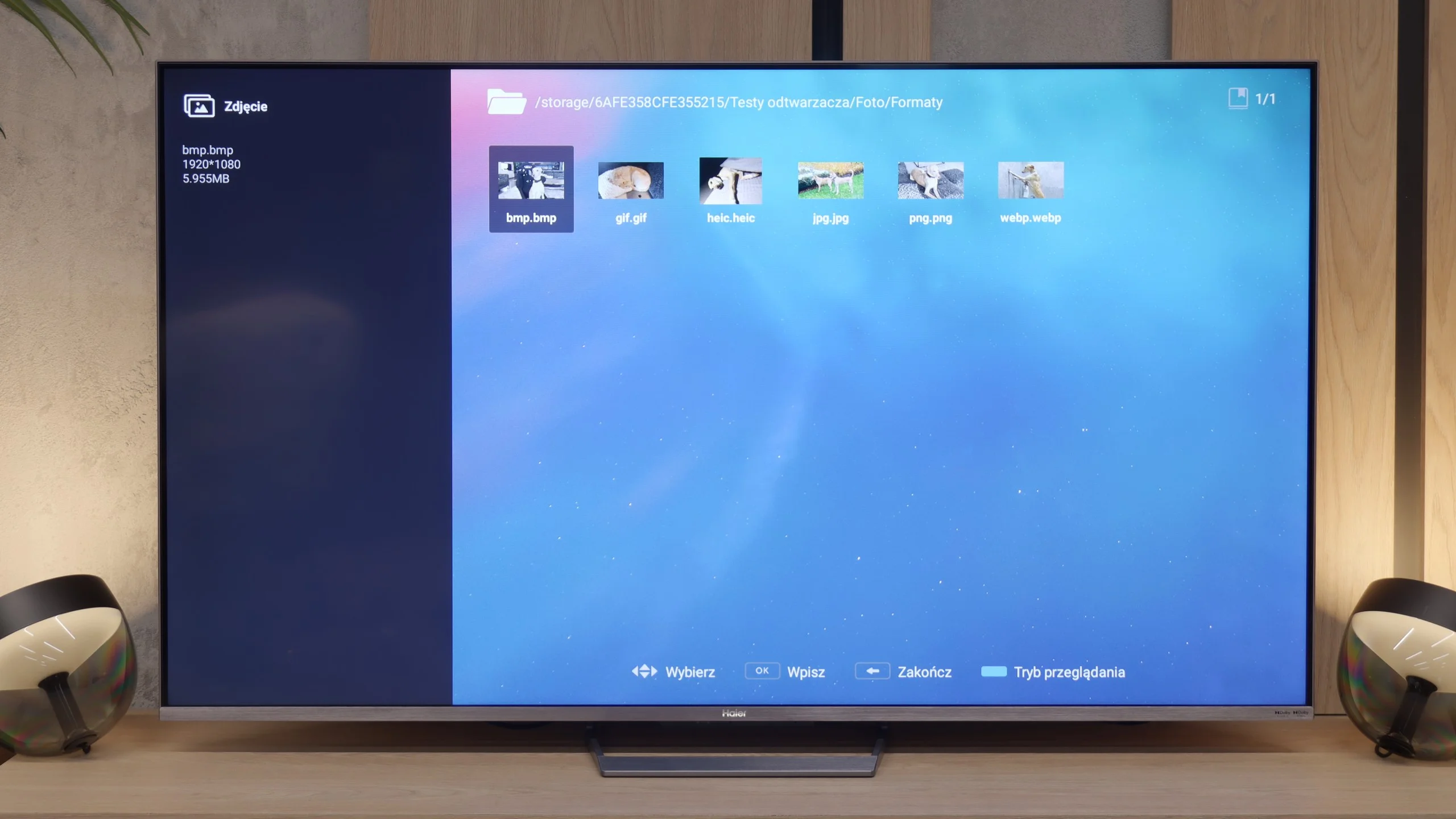 Review Haier M90E Appearance of the TV