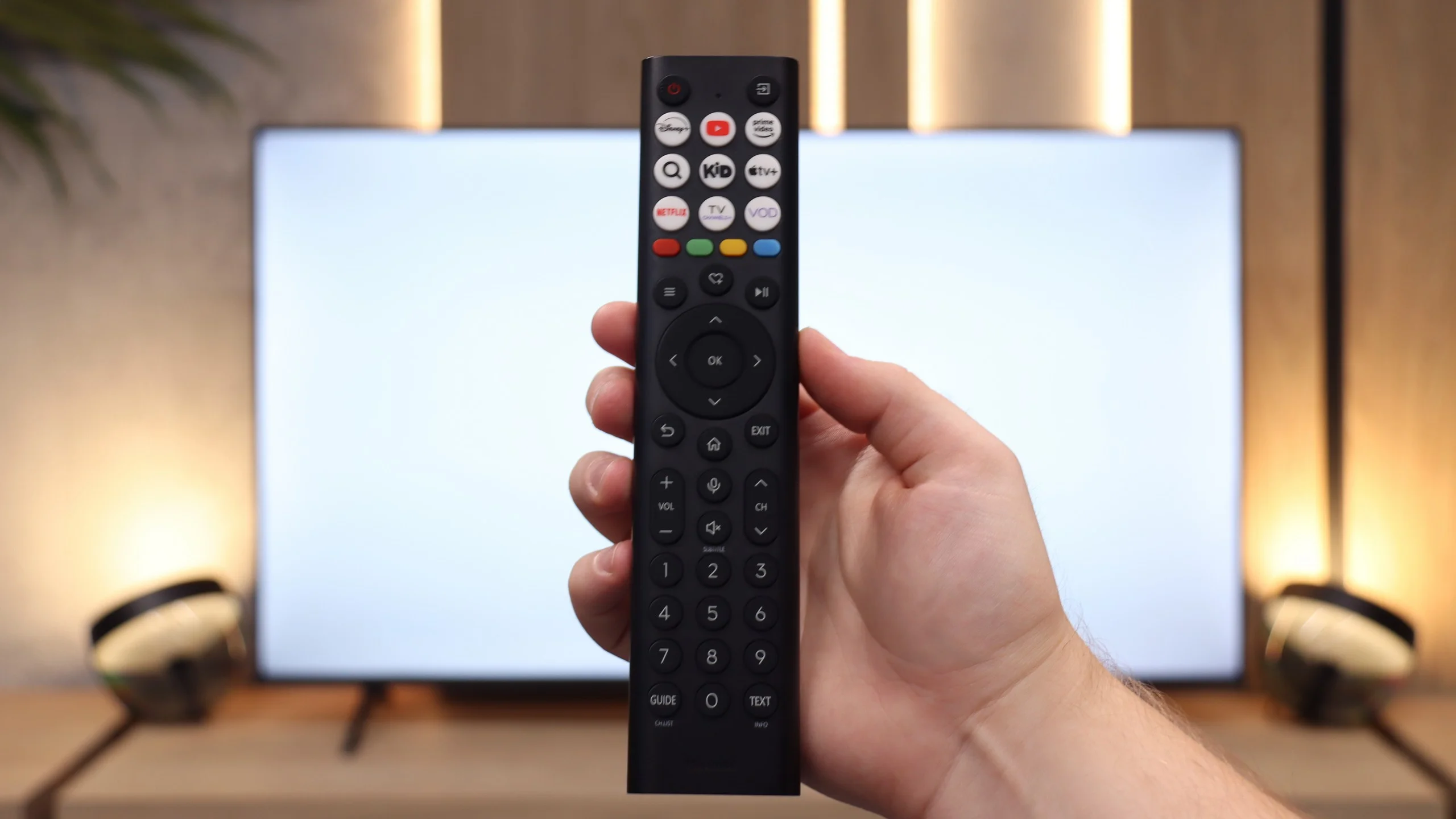 Review Hisense E7Q PRO / E79Q PRO Appearance of the TV