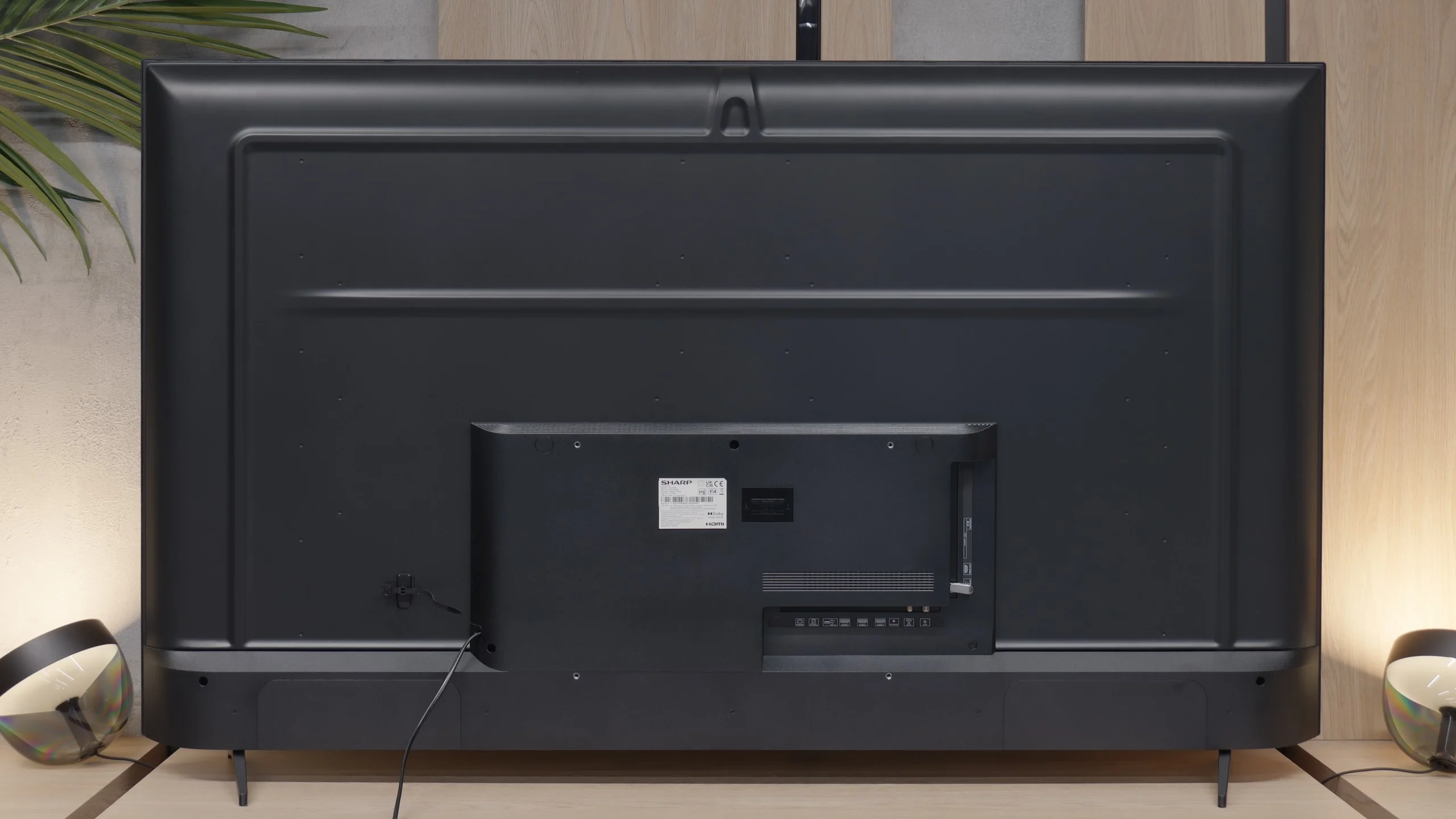 Review Sharp GL4760E Appearance of the TV