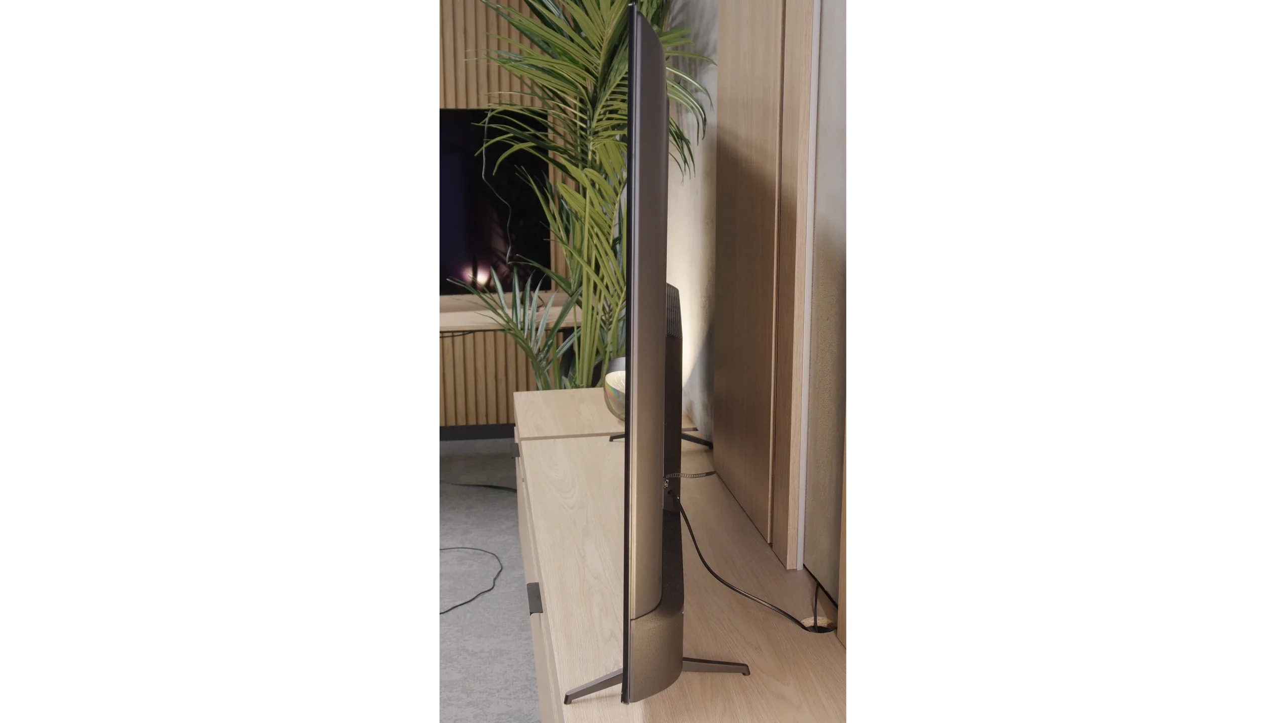 Review Sharp GL4760E Appearance of the TV
