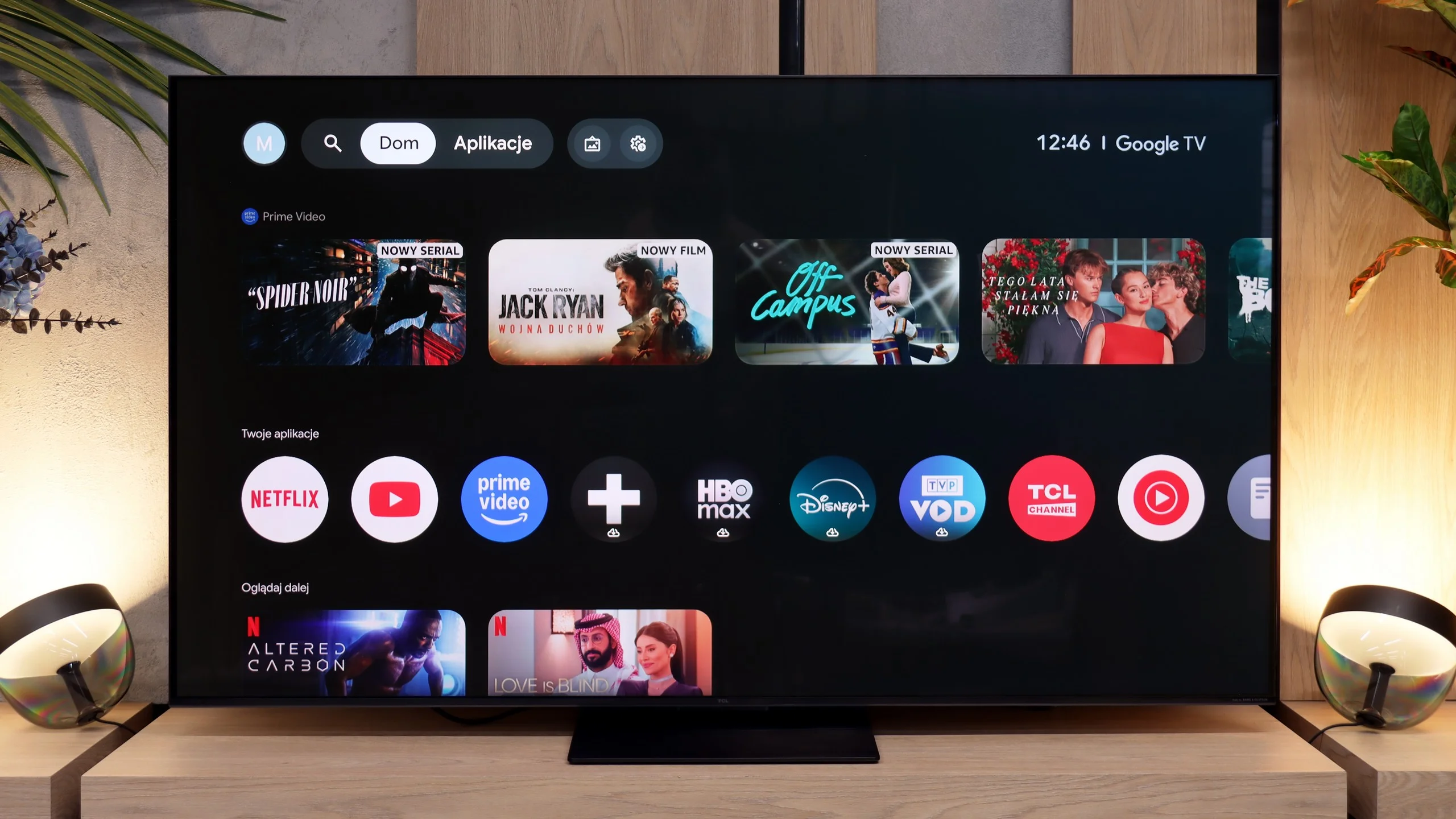Review TCL C7L Appearance of the TV