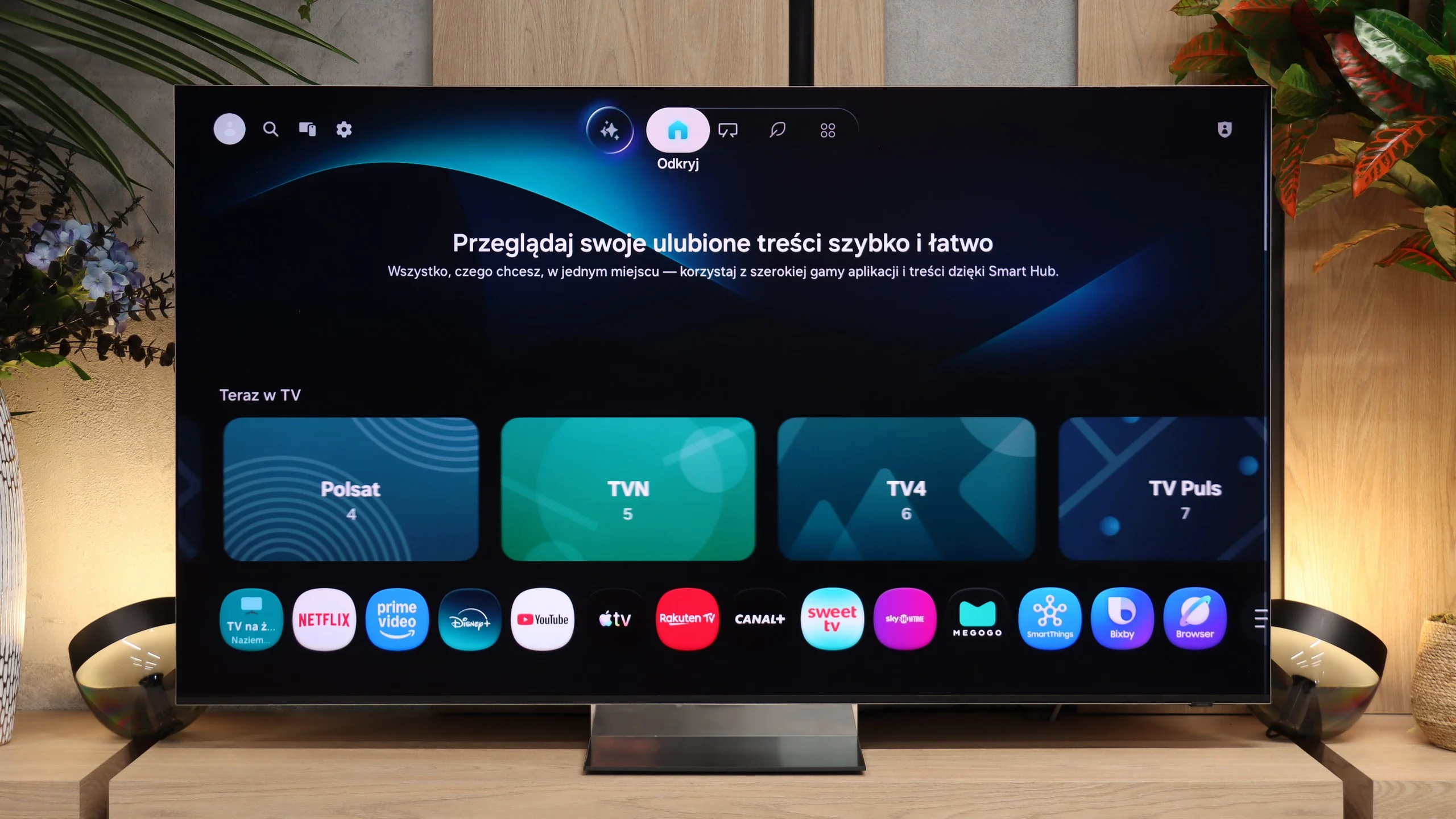 Review Samsung R95H Micro RGB  Appearance of the TV