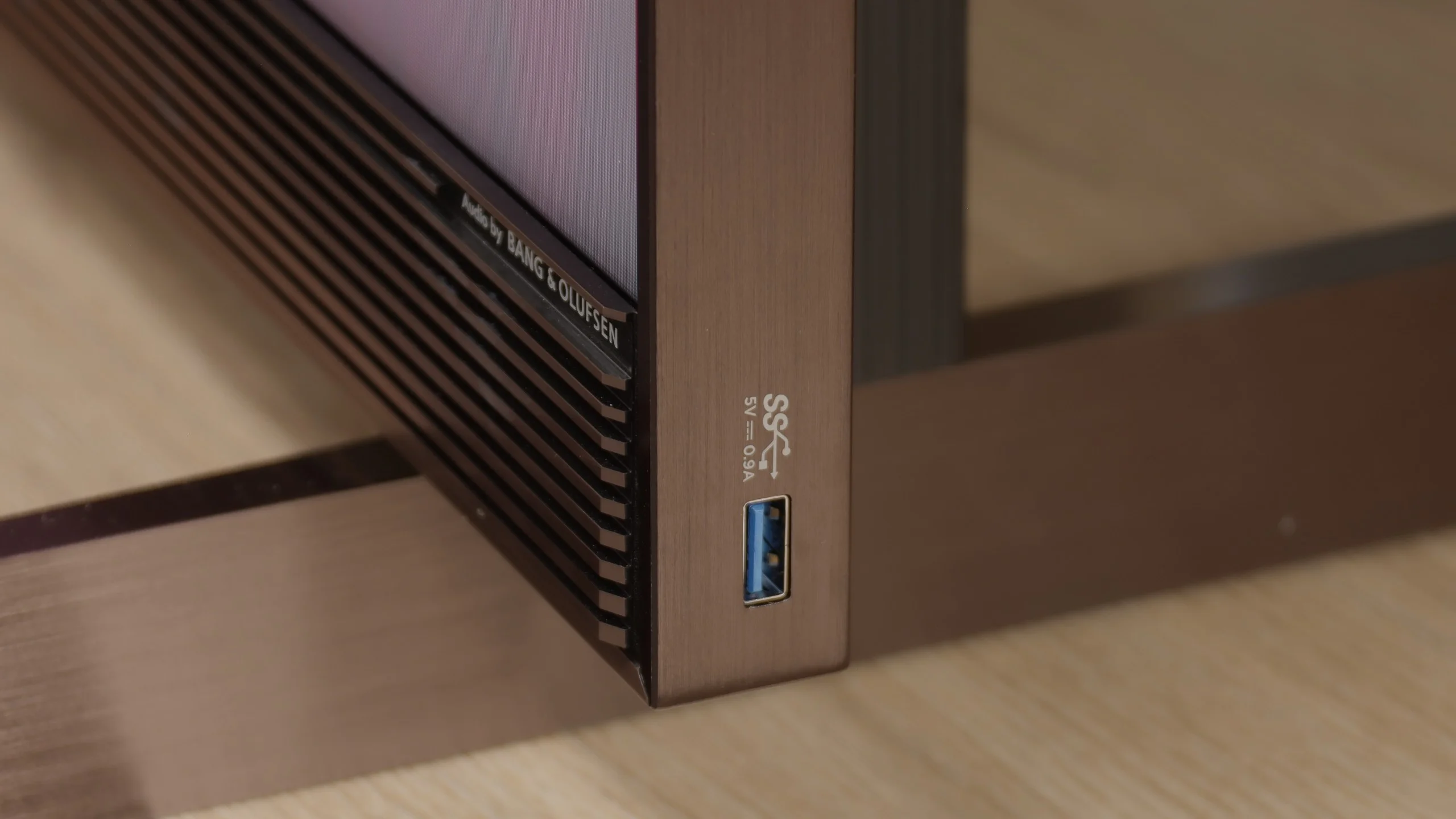 Review TCL X11L TV features