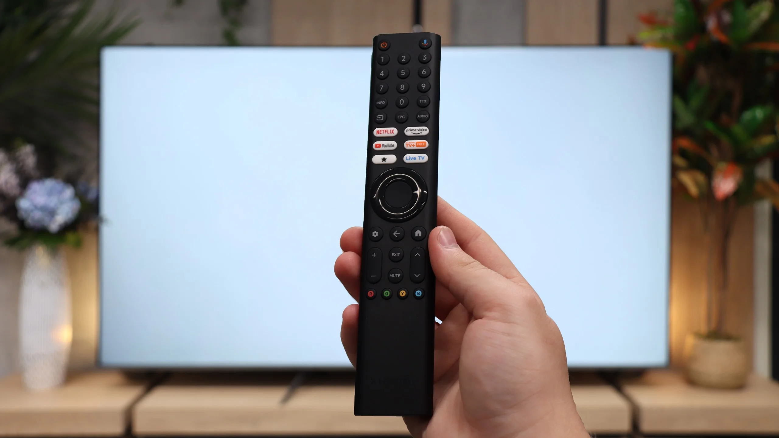 Review XIAOMI S Mini 2026 (85"-98") 144Hz  Appearance of the TV