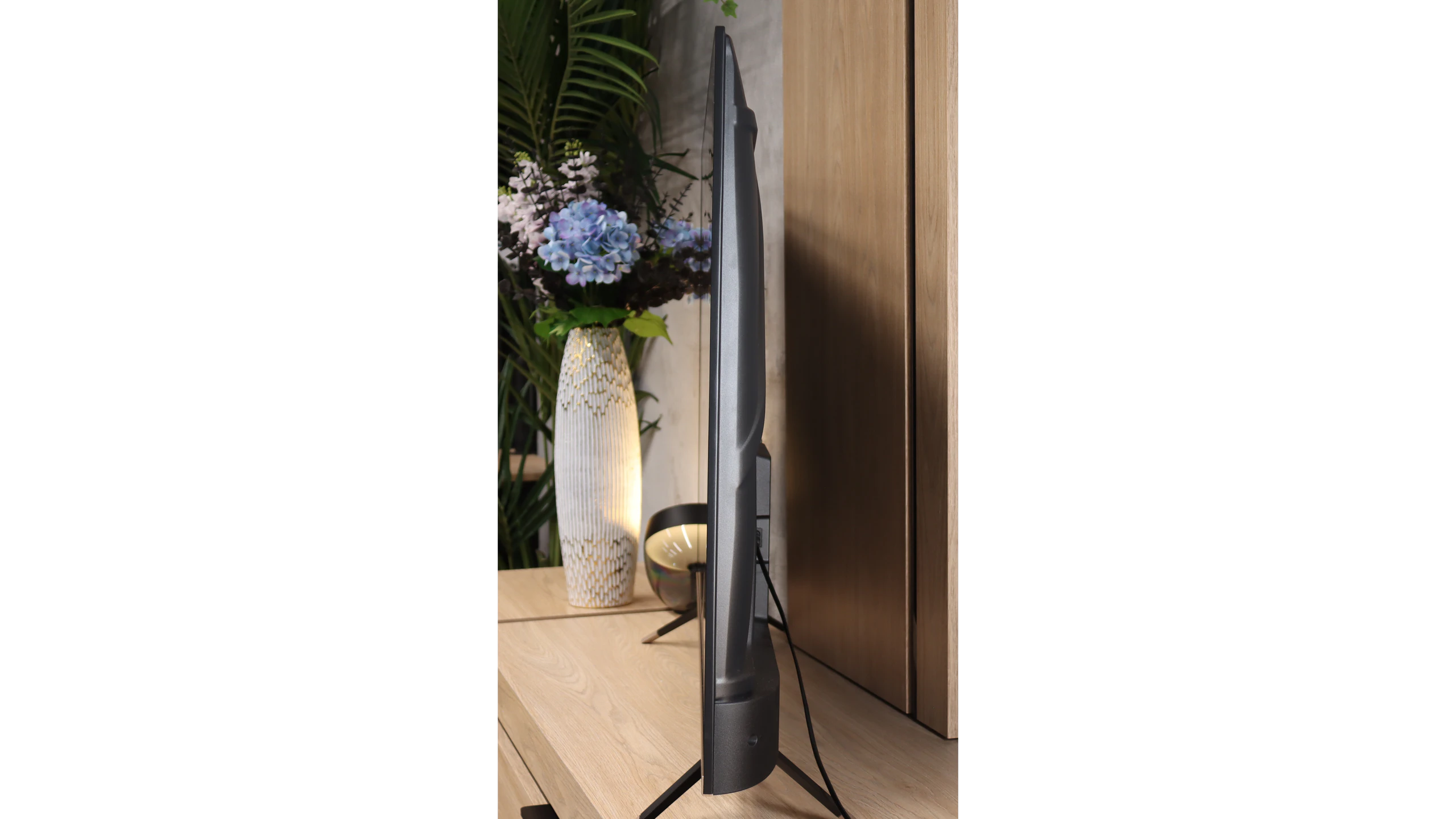 Review Dreame Q100 Appearance of the TV