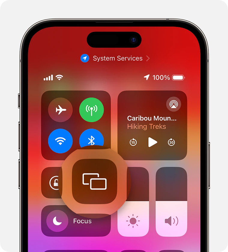 Wondering how to connect the video from your phone to your TV? You can do it wired via HDMI or wirelessly with Miracast, Chromecast or AirPlay. Discover fast and convenient ways to stream content.