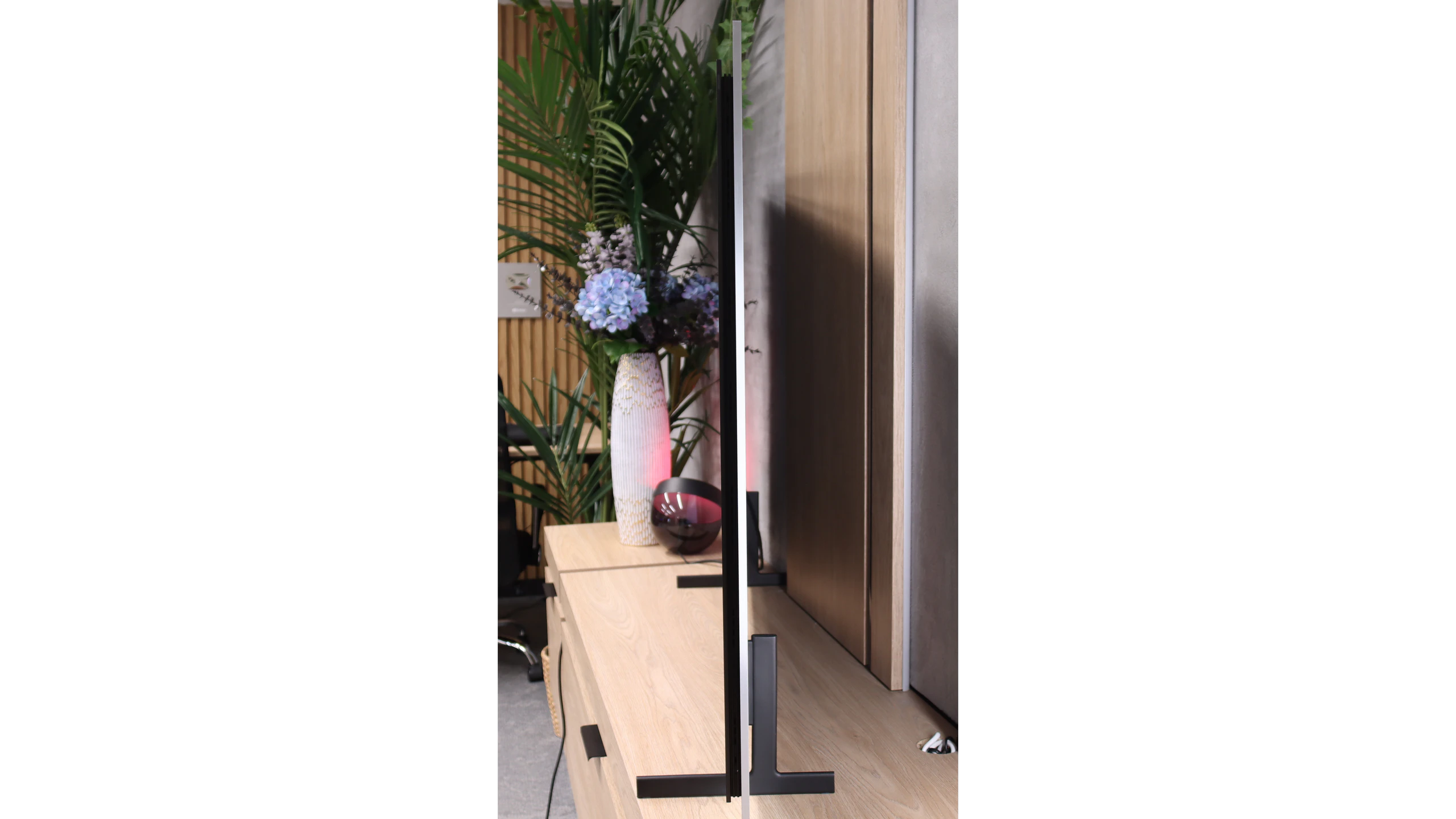 Review Samsung OLED S95H (S99H) (QD-OLED) Appearance of the TV