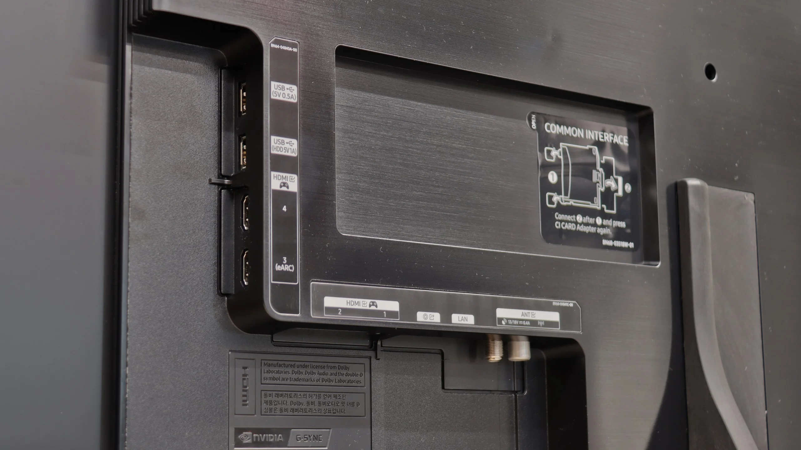 Review Samsung S90H (WOLED) Appearance of the TV