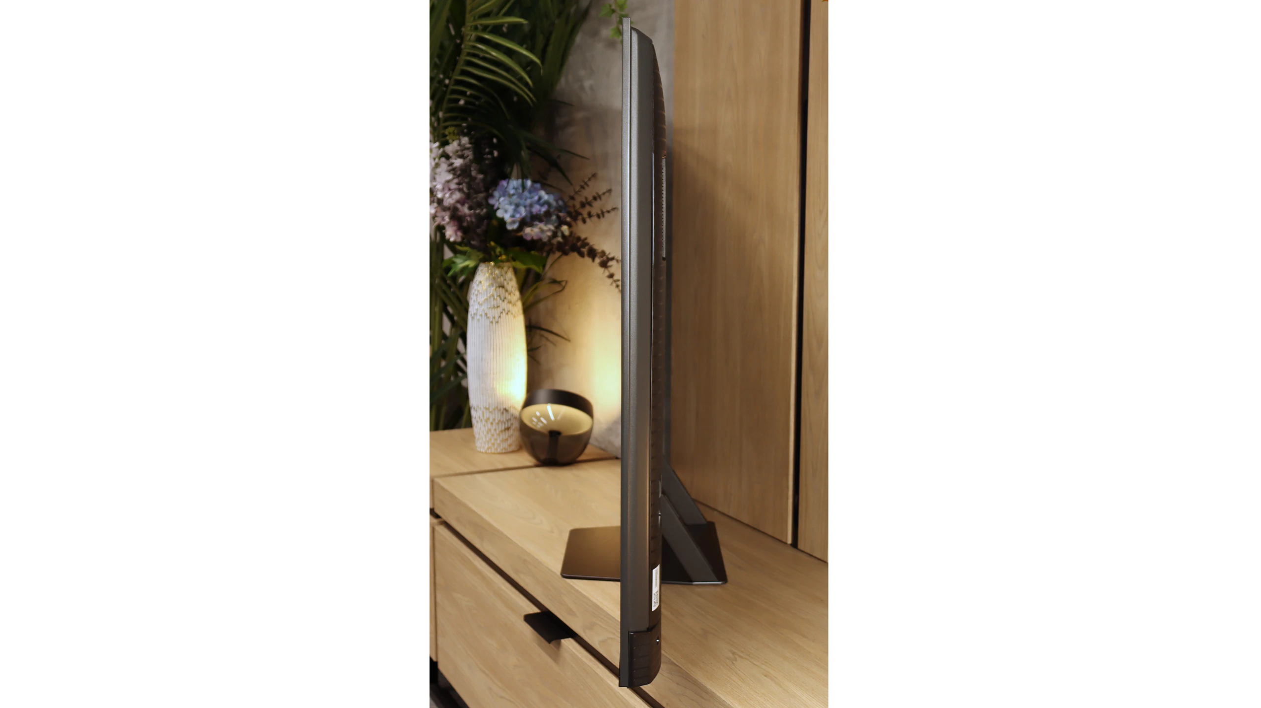 Test Hisense UR8S Wygląd telewizora