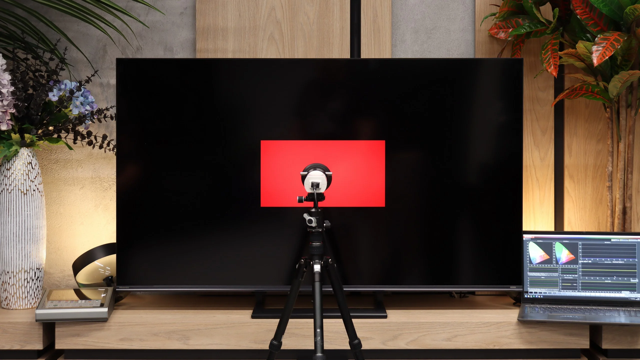 Review Hisense U7S / U77SE TV features
