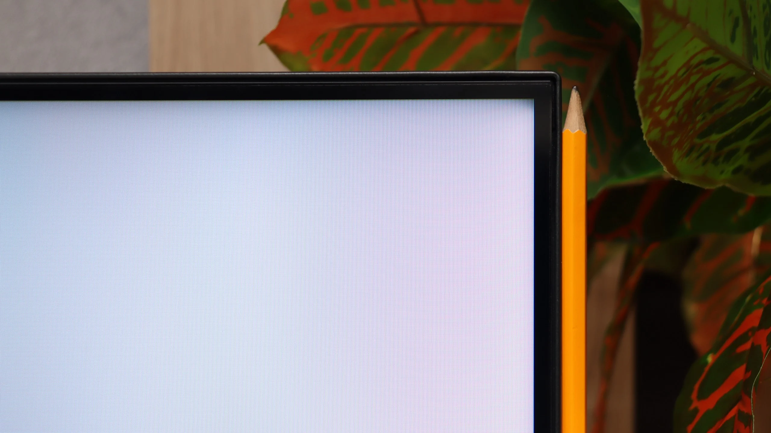 Review Samsung M80H Appearance of the TV
