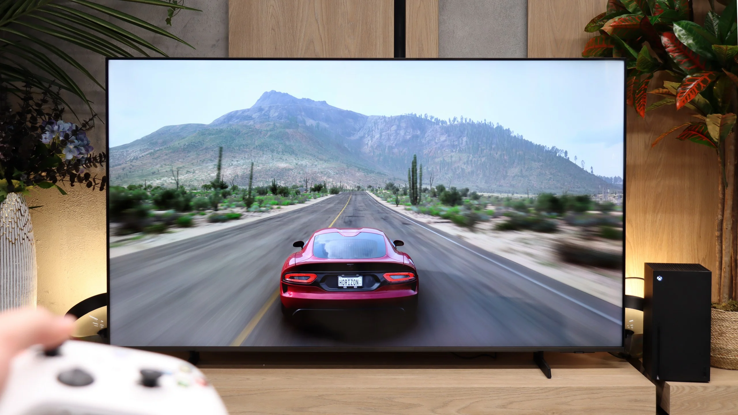 Review Samsung M80H Console compatibility and gaming features