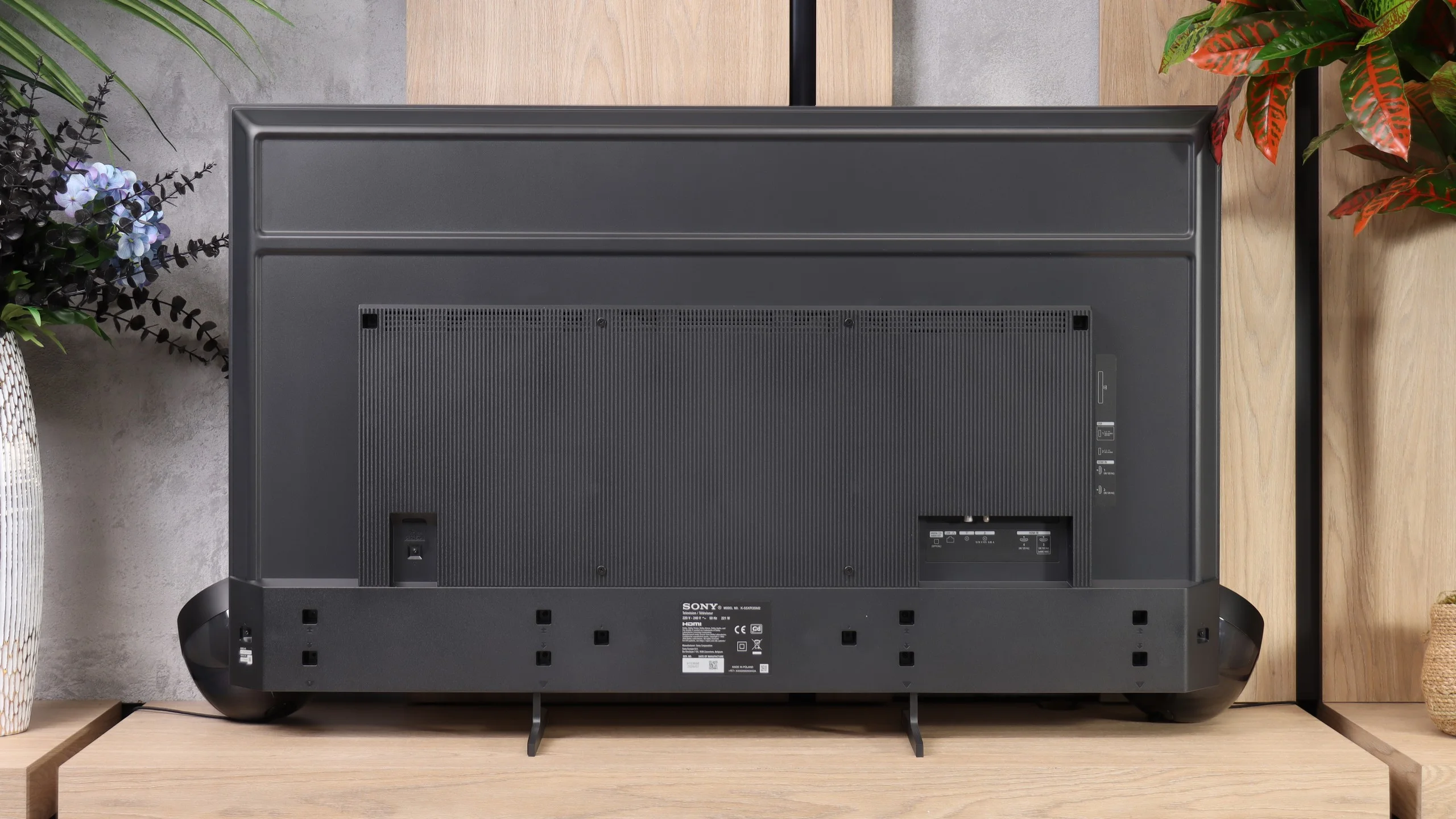 Review SONY BRAVIA 3 II (XR35M2) Appearance of the TV