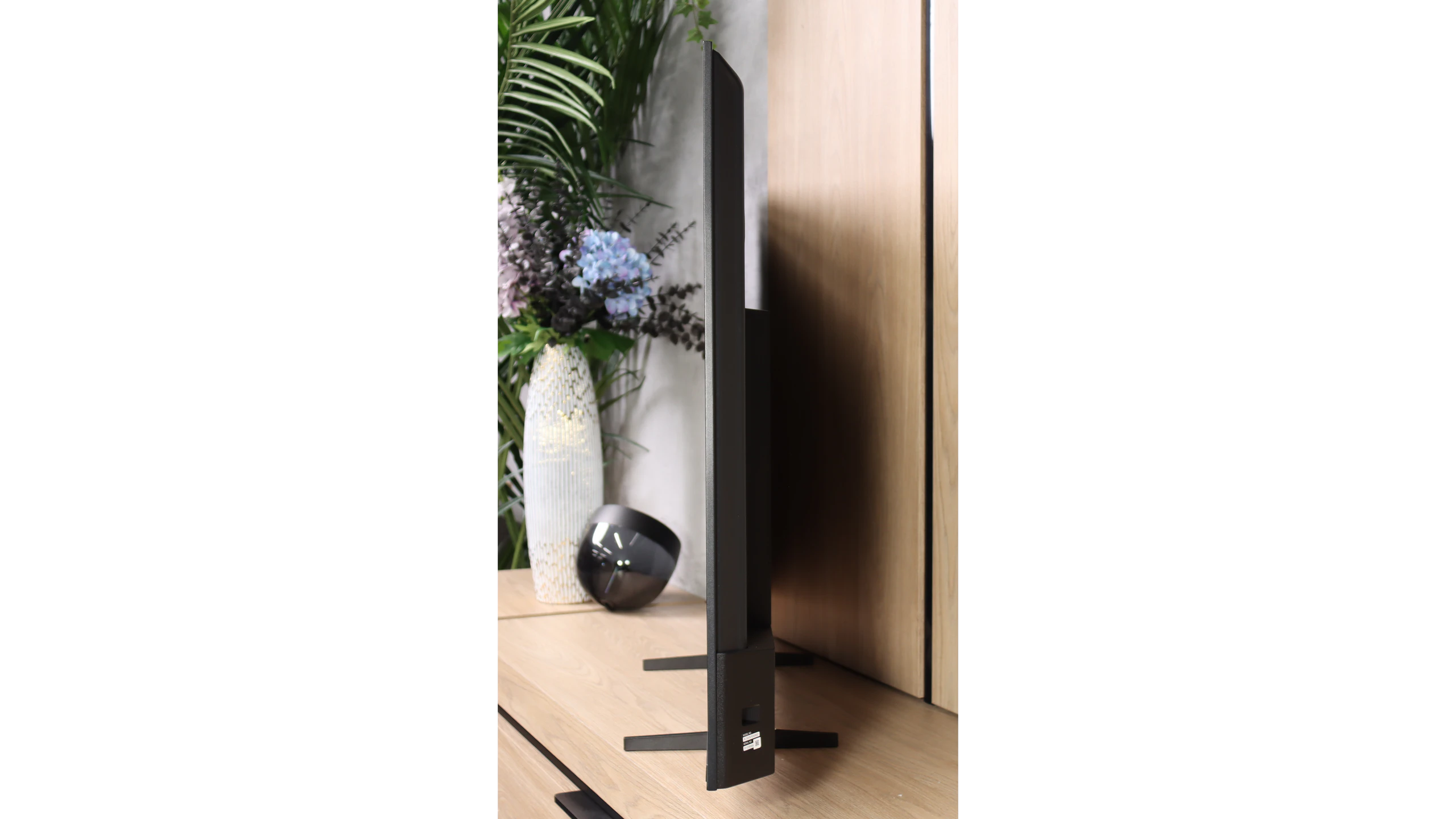 Review SONY BRAVIA 3 II (XR35M2) Appearance of the TV