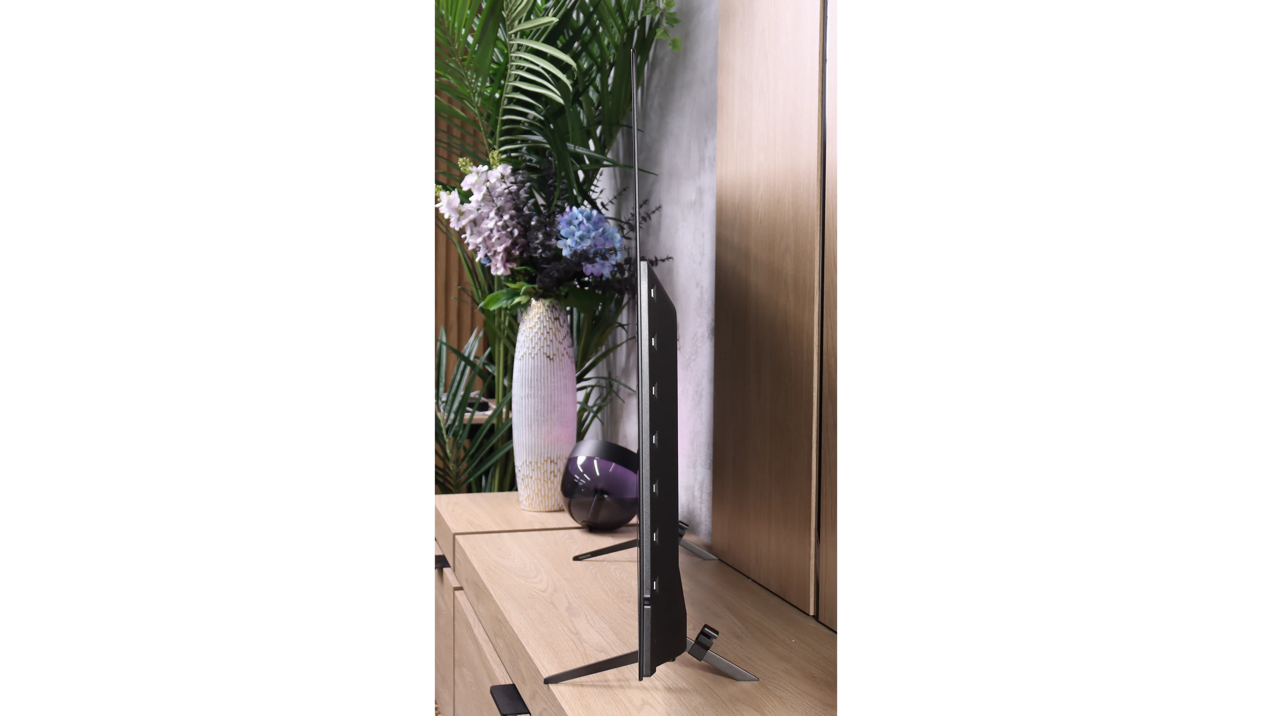 Review Philips OLED761 Appearance of the TV
