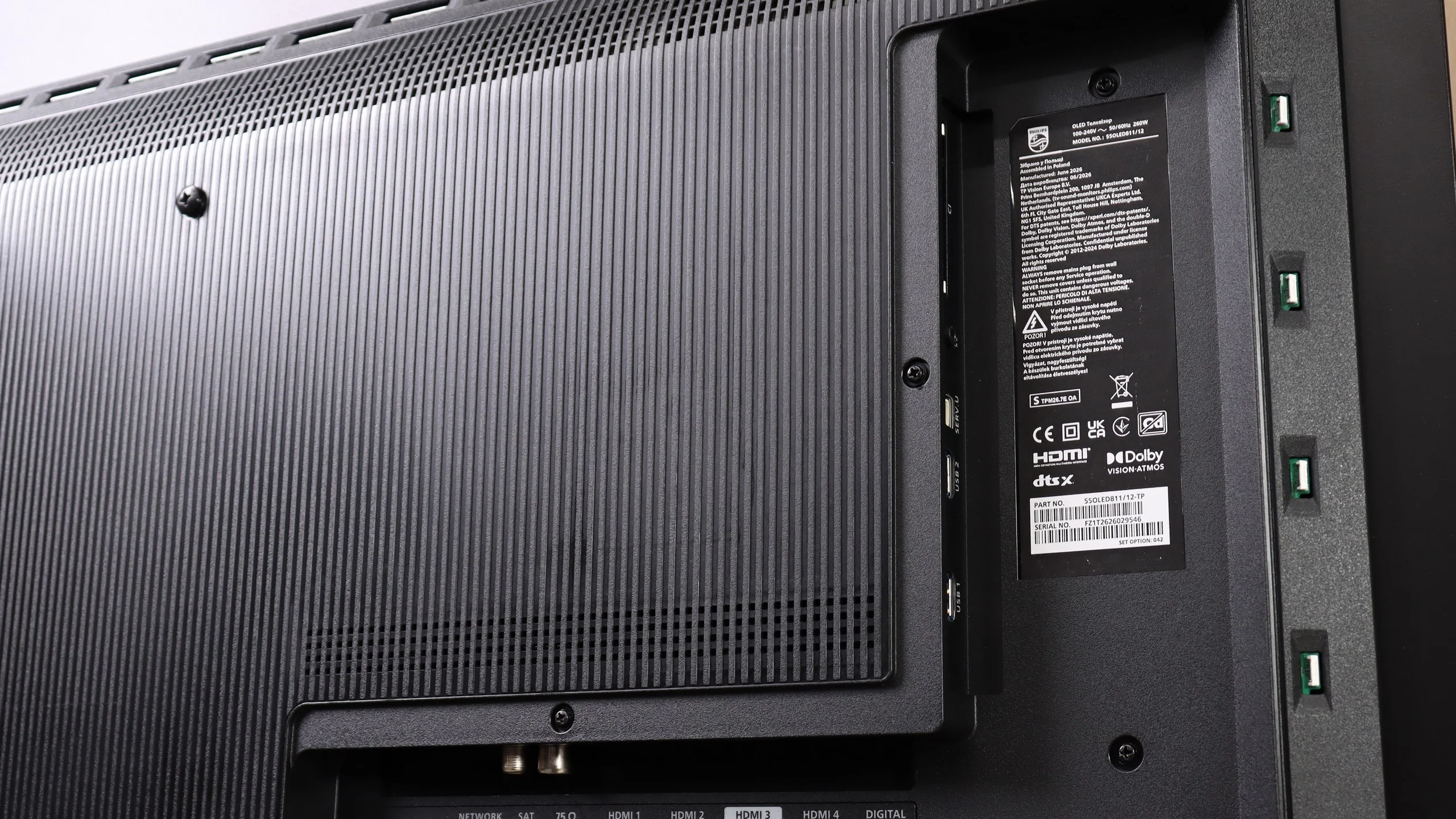Review Philips OLED811 Appearance of the TV