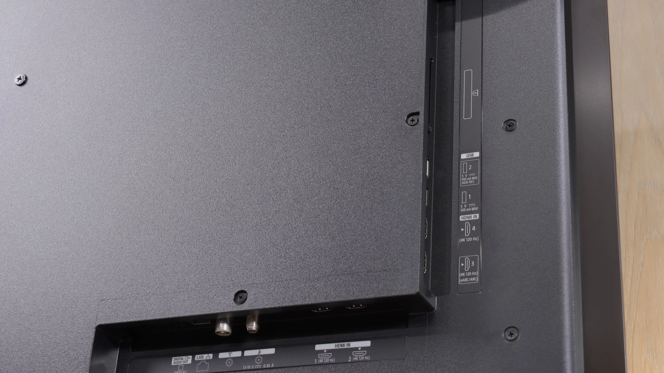 Review Sony BRAVIA 6 (A65) Appearance of the TV