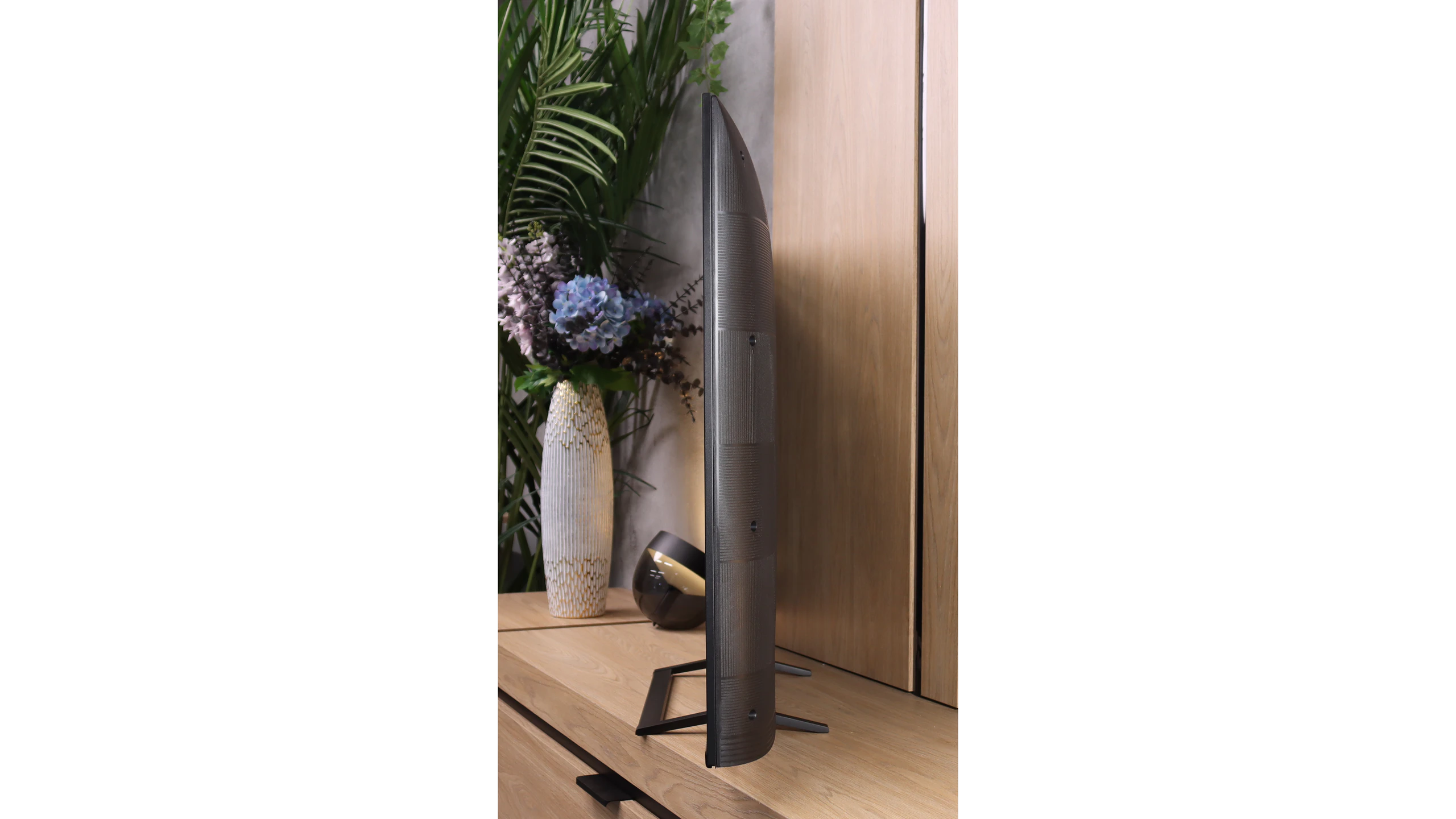 Test Panasonic W92C (Google TV) Wygląd telewizora