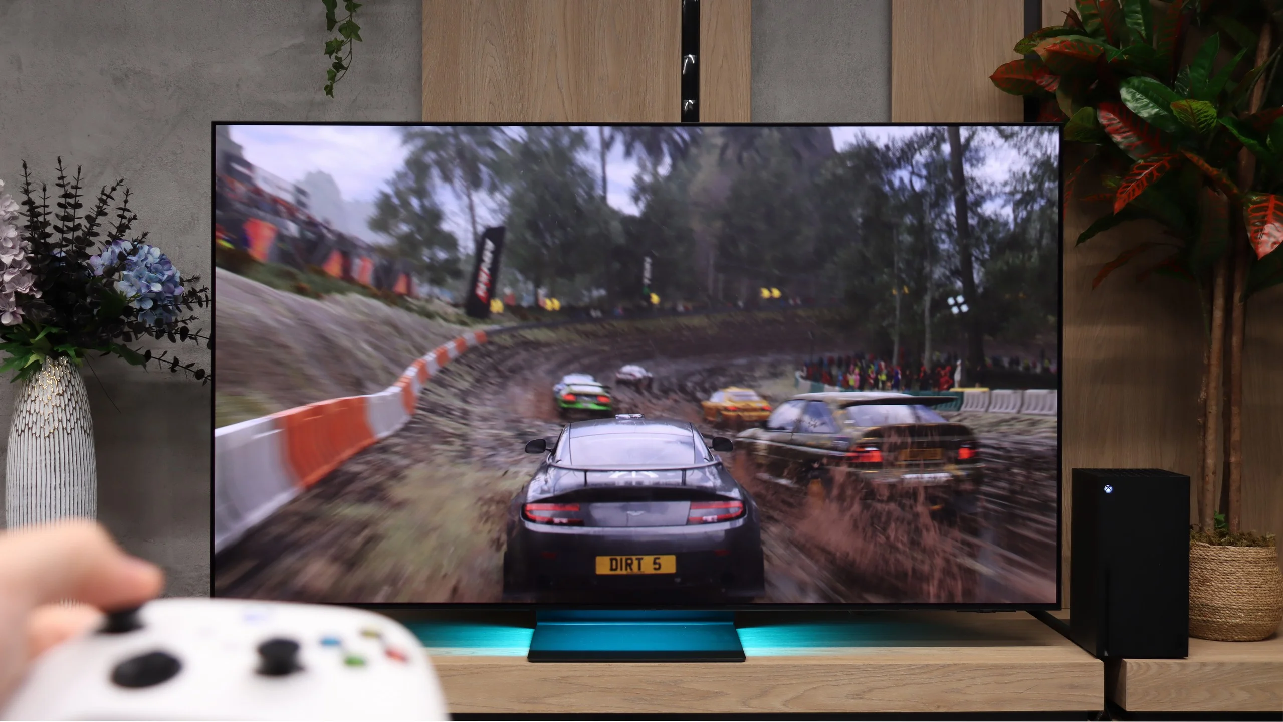 Review Samsung S95H Console compatibility and gaming features