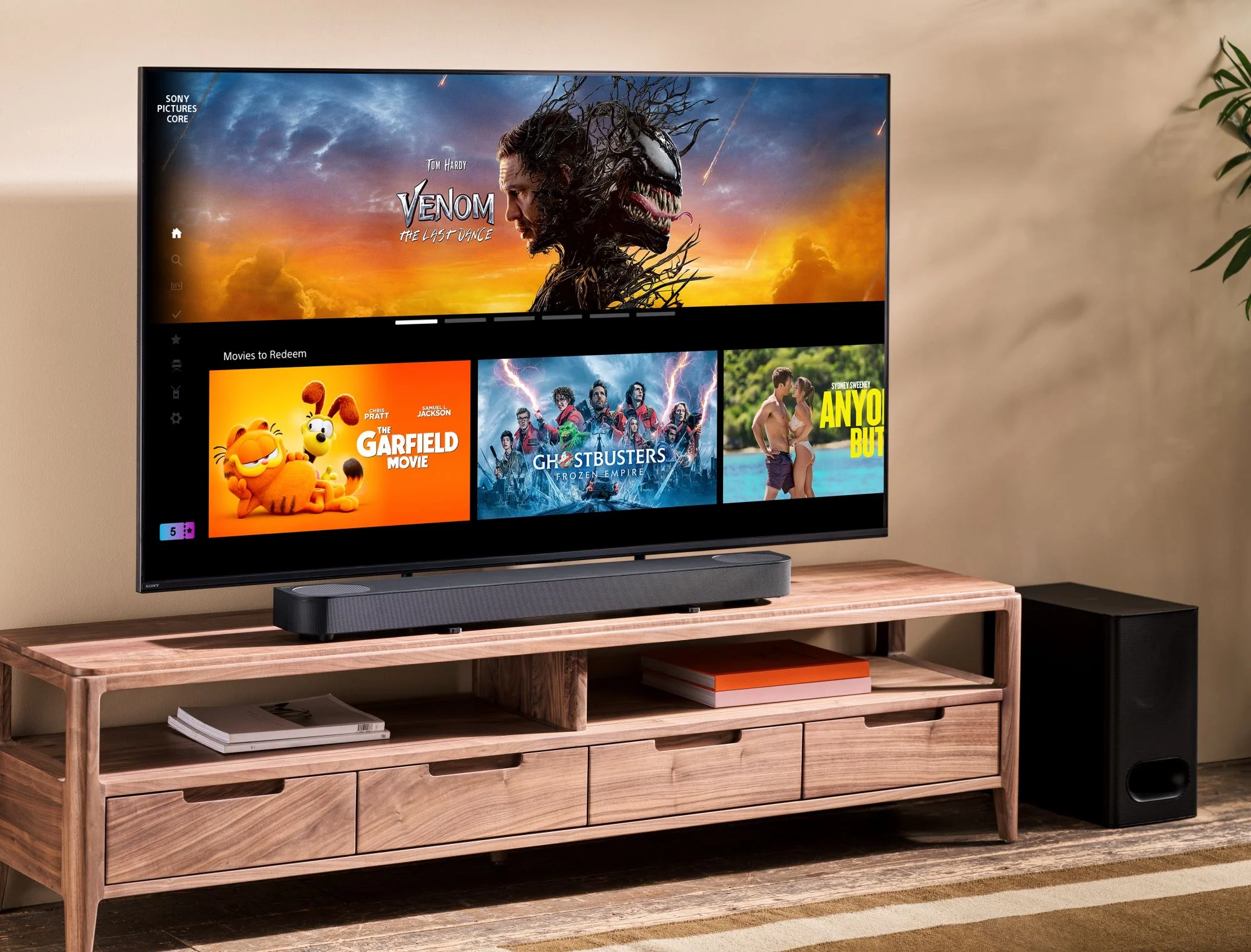 Sony Bravia 5 with MiniLED is the successor to the X90L – six times more zones and XR processor.