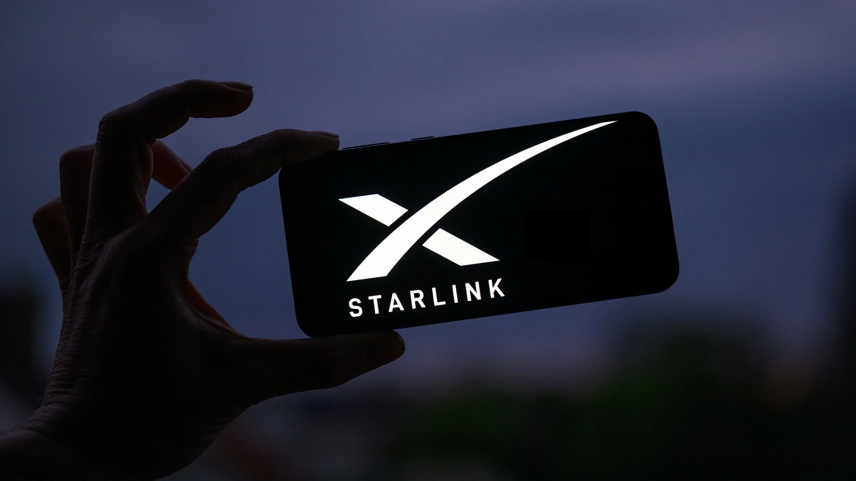 iPhone mit Satellit? Starlink Direct to Cell funktioniert, während Apple sich an Globalstar hält. Hier sind die Hintergründe des milliardenschweren Krieges zwischen Musk und Tim Cook.