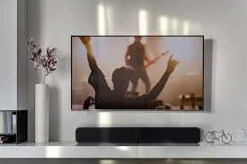 Pulse Cinema und Cinema Mini – elegante Soundbars von Bluesound. Multiroom BluOS, Dolby Atmos und Unterstützung für Hi-Res Audio.