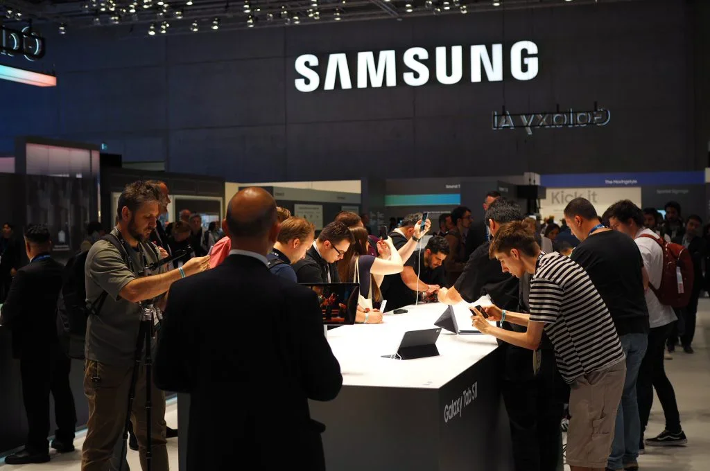 Samsung at CES 2026: a record booth at Wynn & Encore. Premium televisions, AI, and home appliances in a modern, integrated ecosystem.
