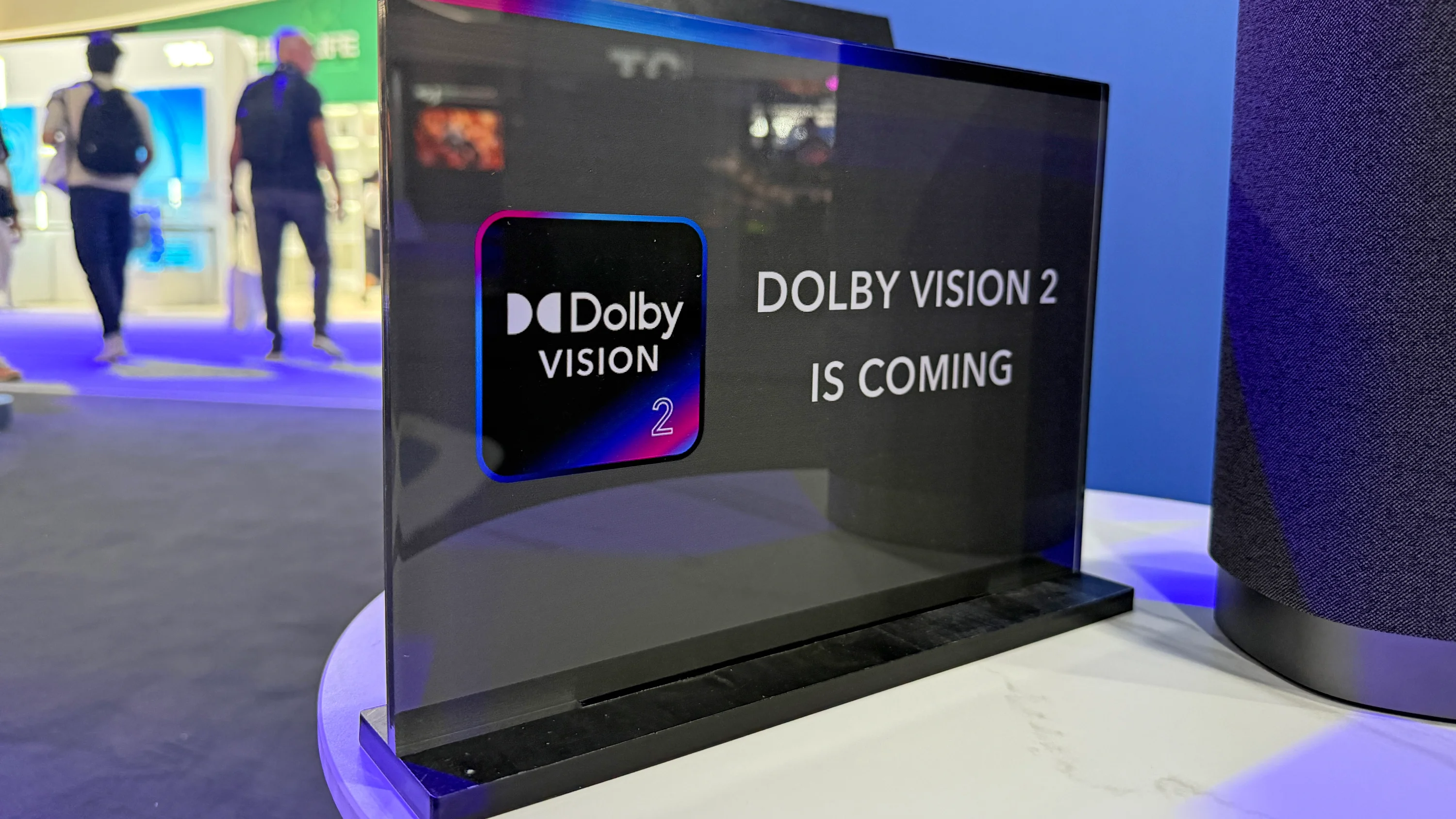 Dolby Vision 2 Max to HDR przyszłości. Wymaga 120Hz i czujnika światła, ale nagradza precyzją w sporcie, grach i kinie domowym.
