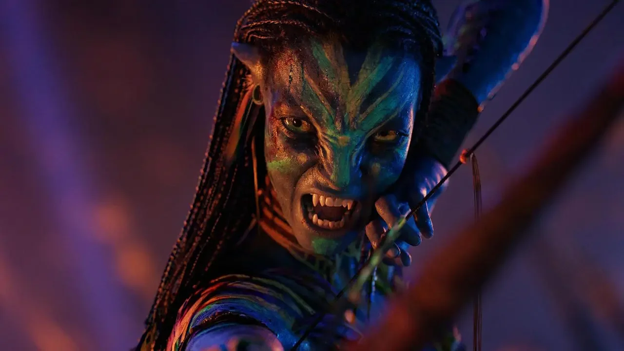 Avatar: Fire and Ash – formaty projekcji i jakość obrazu. 48 kl./s HFR, 3D, Dolby Atmos i brak HDR w kinach. Sprawdzamy, dlaczego domowa premiera może zaoferować lepsze warunki niż seans kinowy.