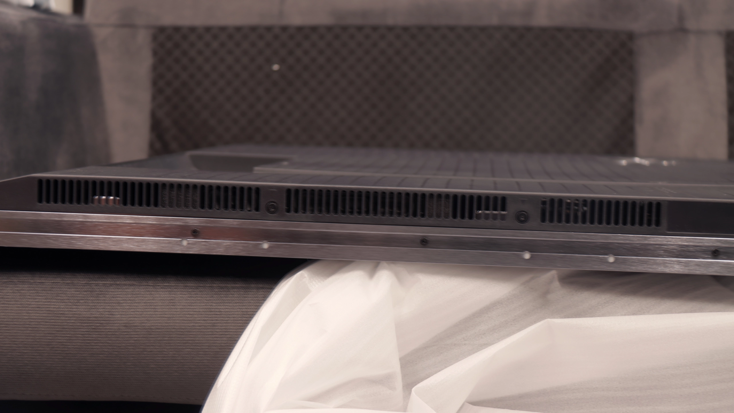 Review TCL C8K TV features
