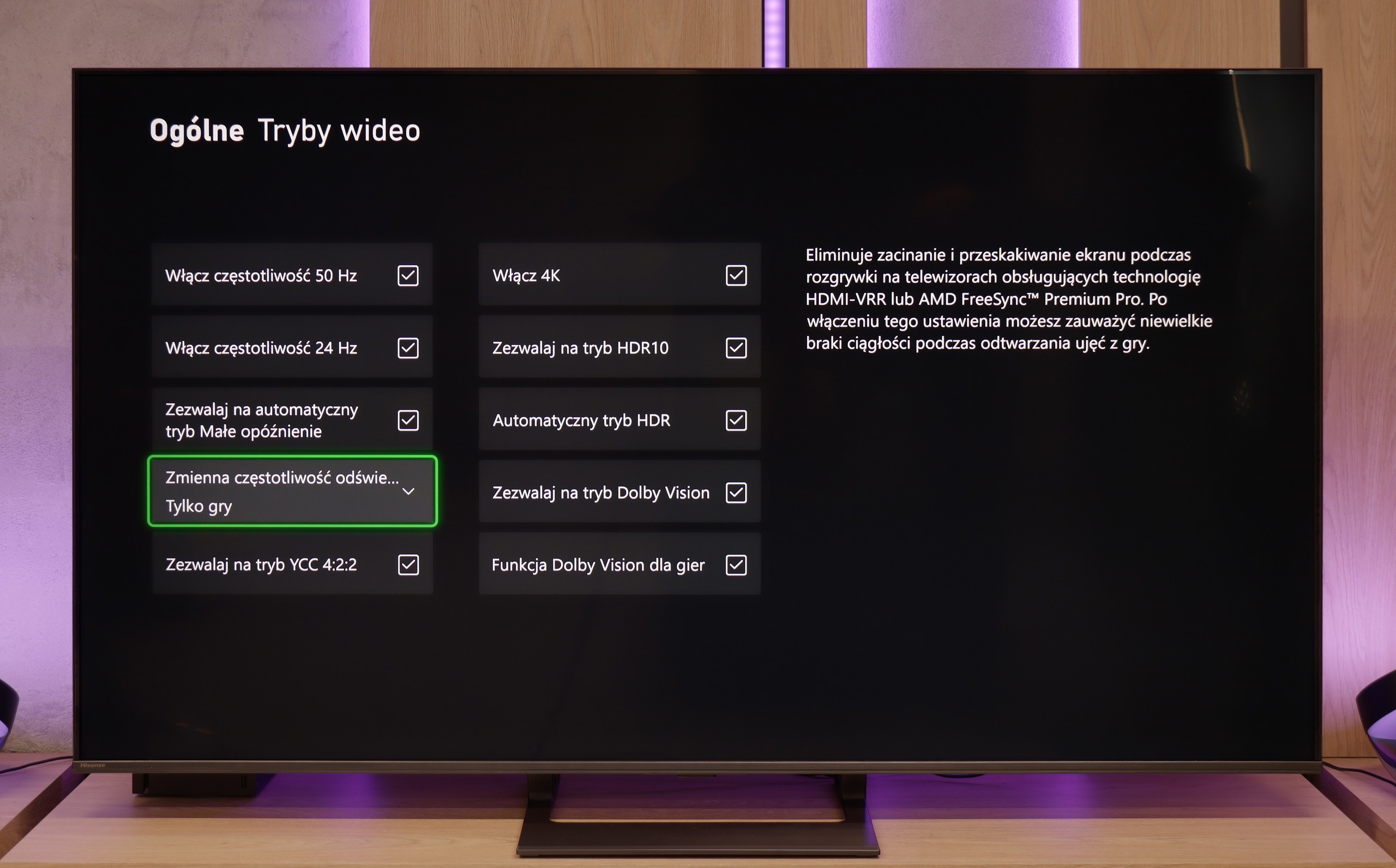 Review Hisense E8Q Console compatibility and gaming features