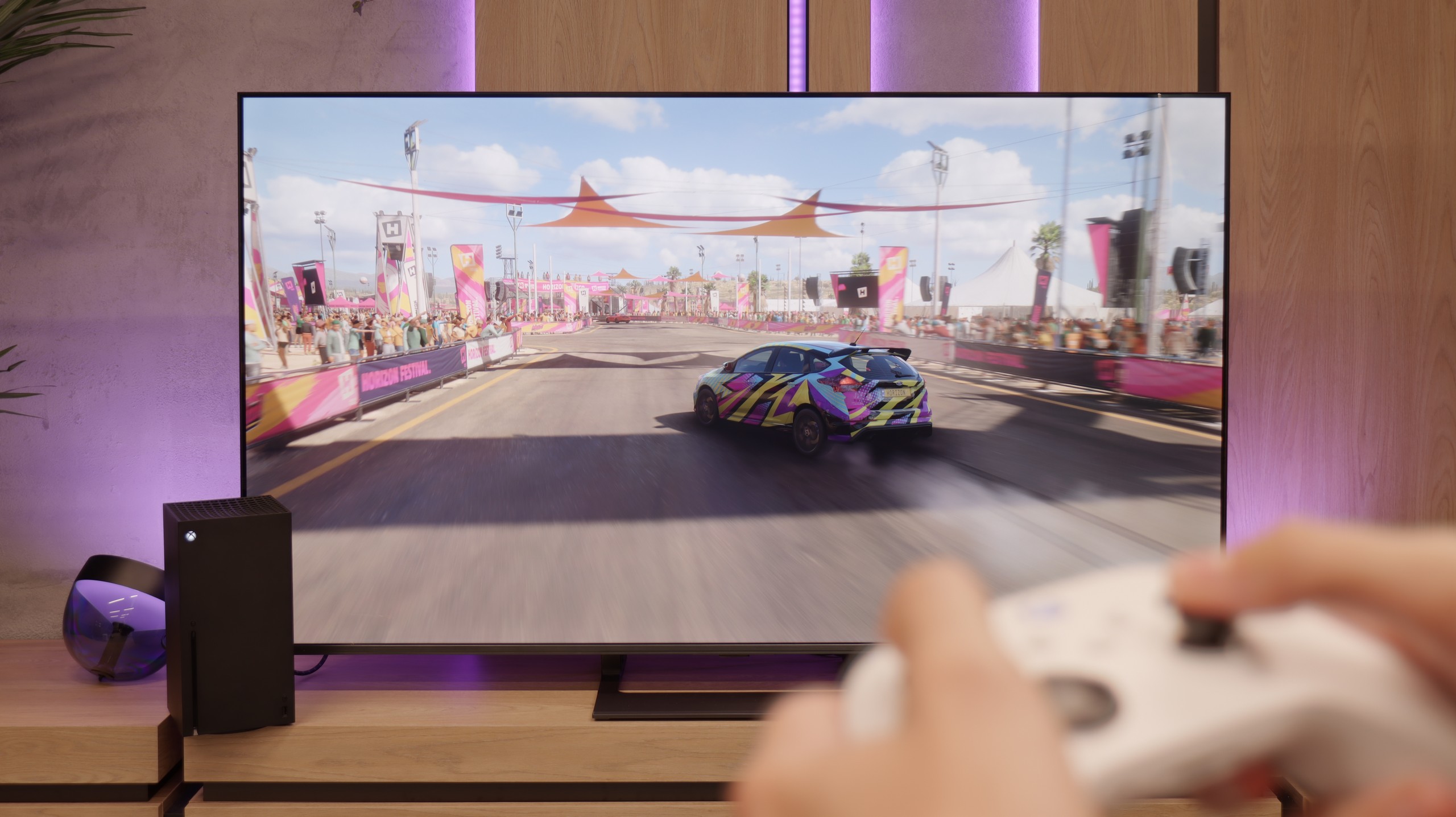 Review Hisense E8Q Console compatibility and gaming features