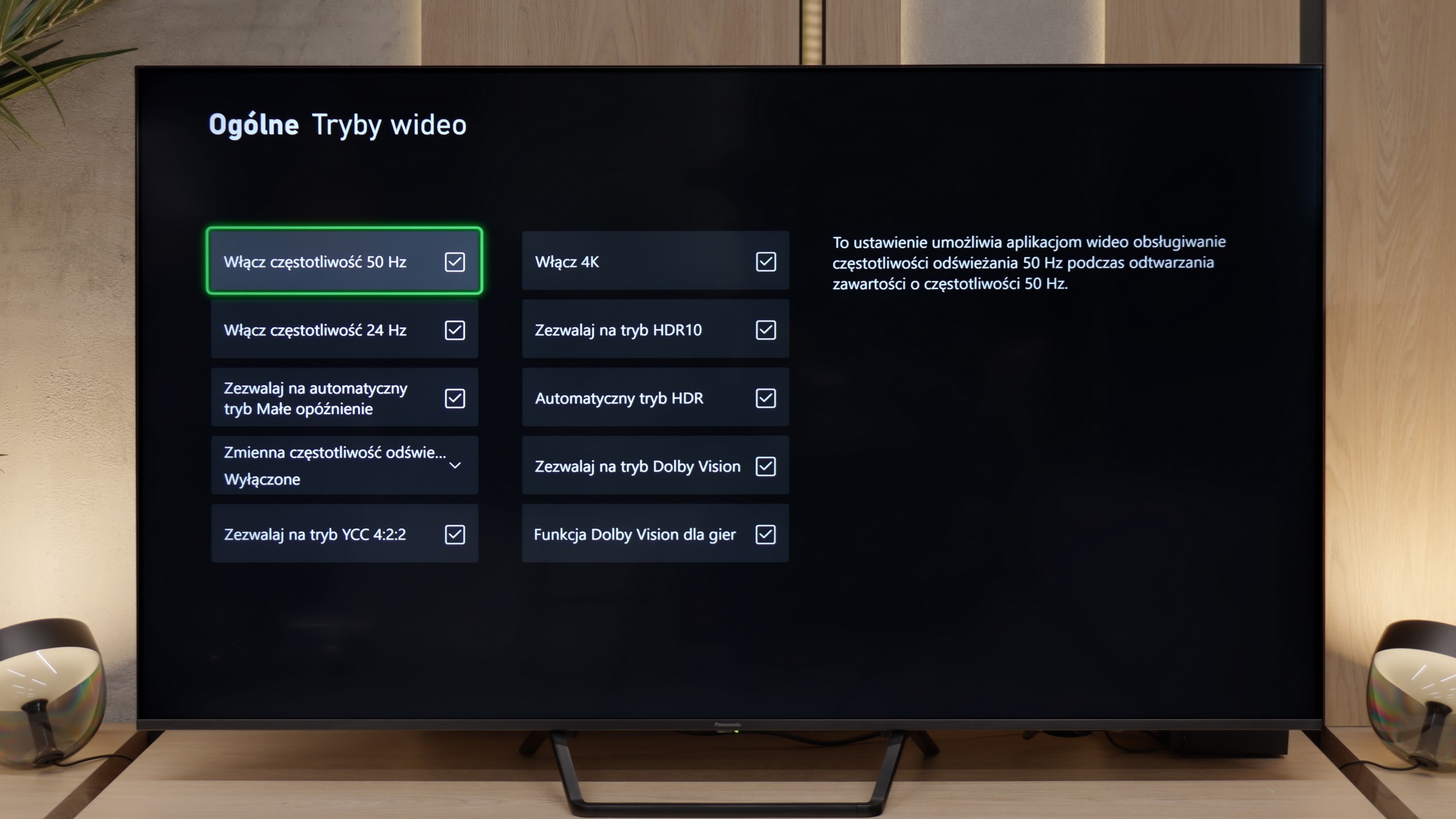 Review Panasonic W95B Console compatibility and gaming features