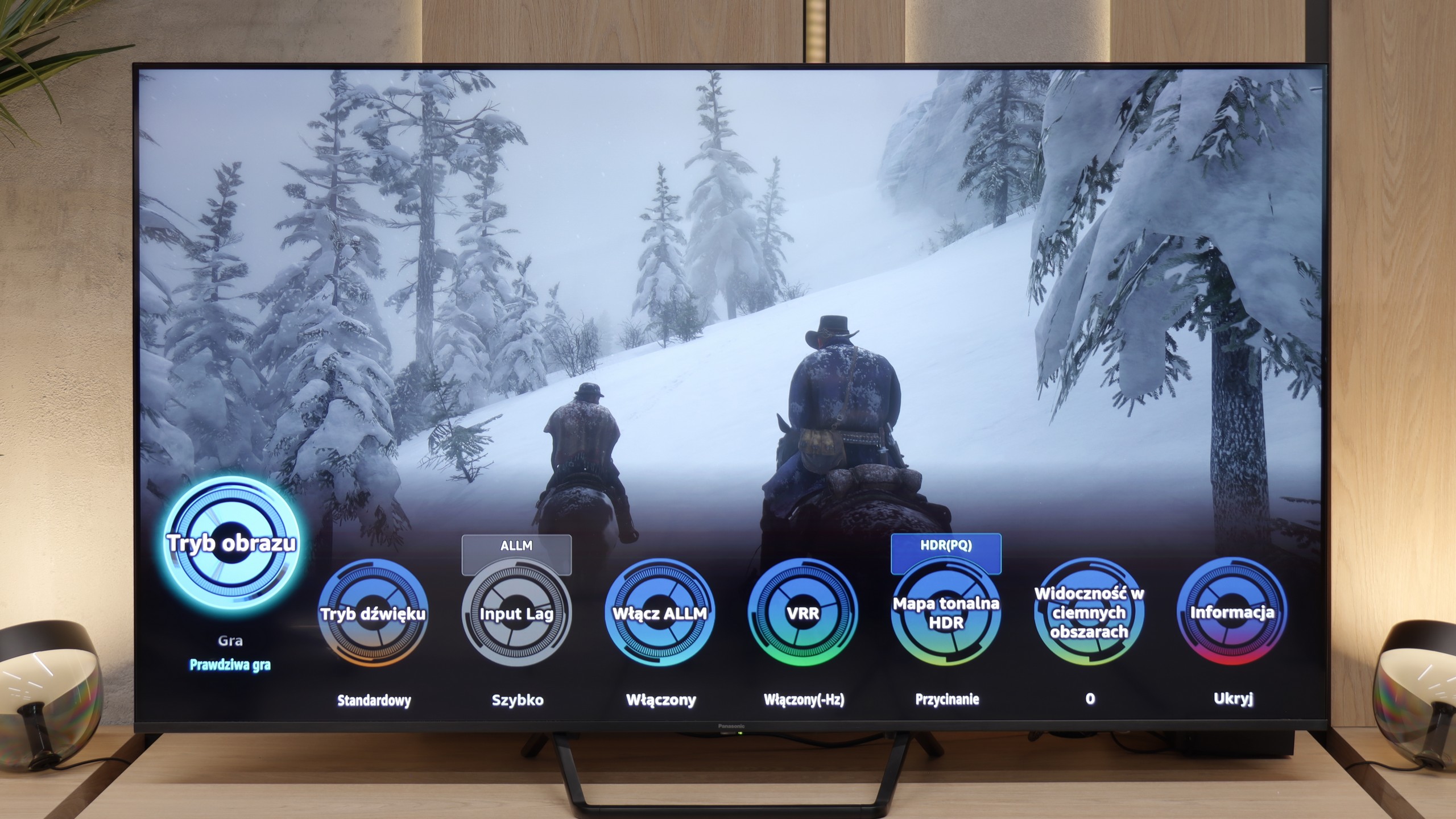 Review Panasonic W95B Console compatibility and gaming features