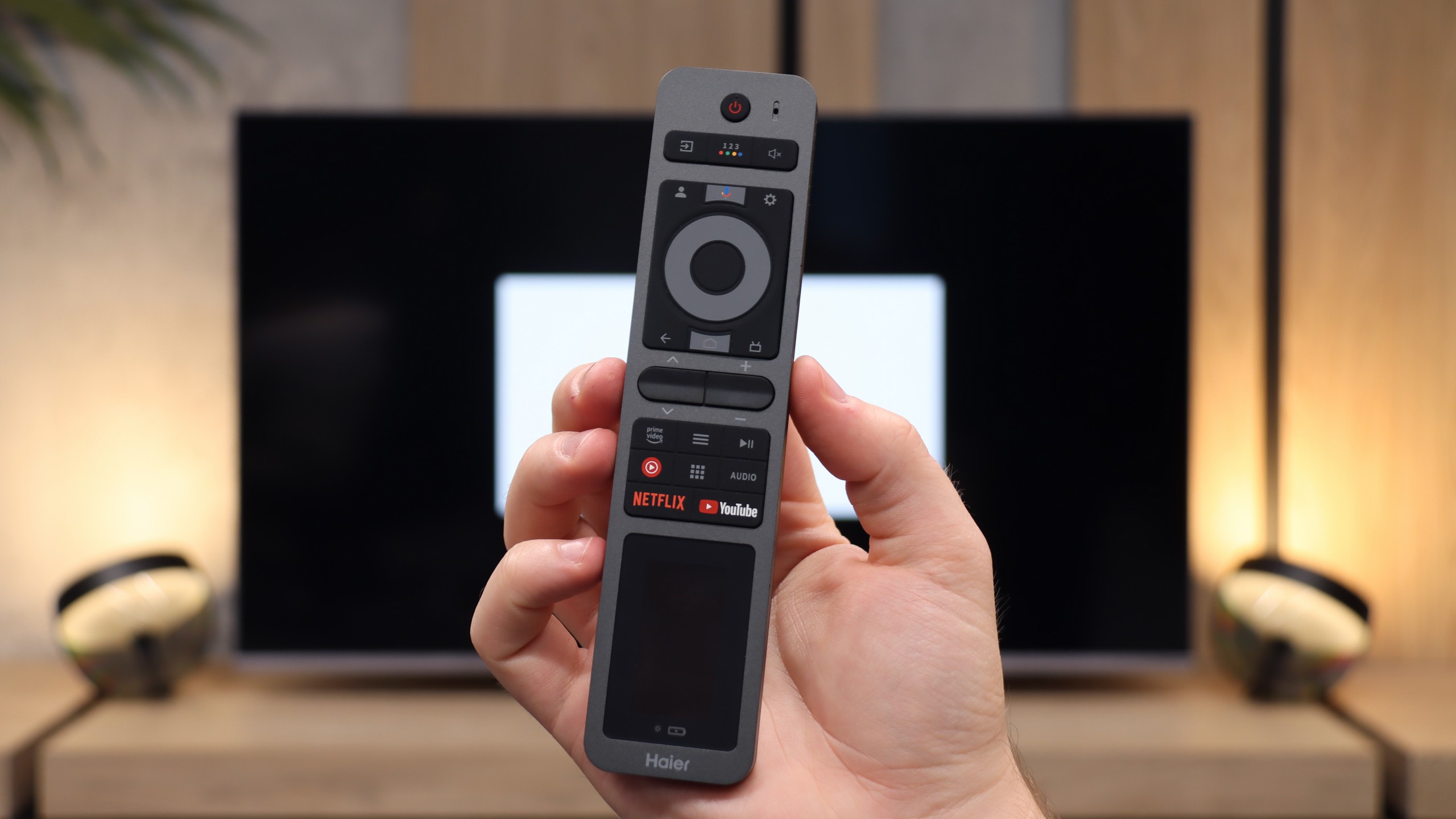 Review Haier M90E TV features