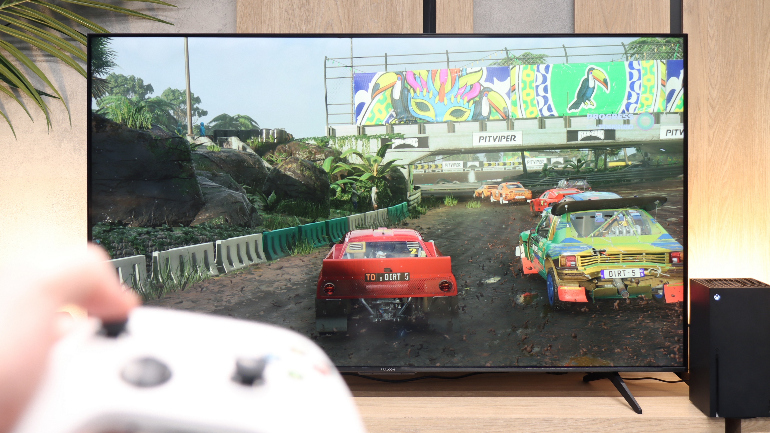 Review IFFALCON U85X Console compatibility and gaming features