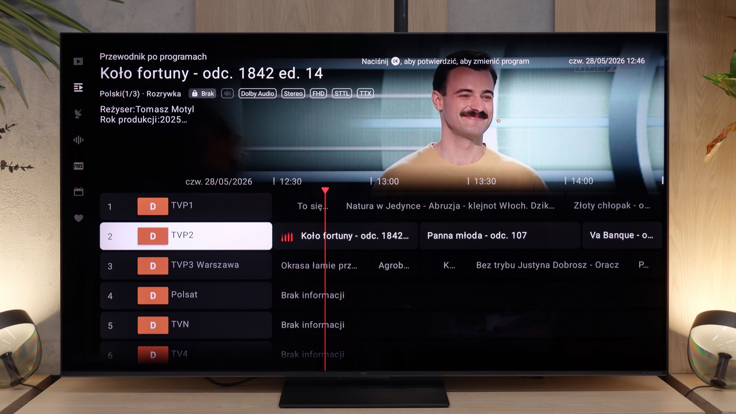 Review TCL C7L TV features